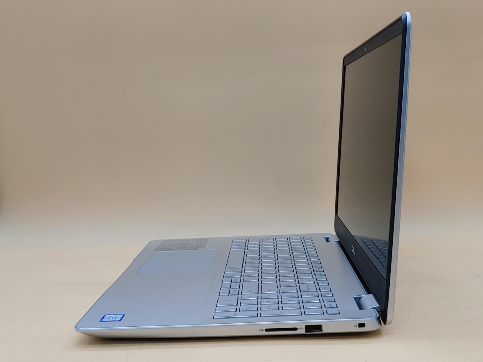 Dell Inspiron 15 5584 15.6″ Intel i7-8565U 8GB 256GB NVMe SSD Win11Home *NO A/C*