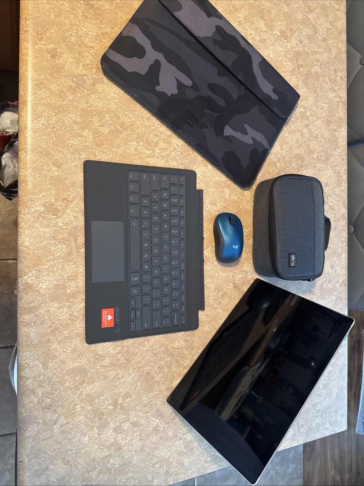 Windows 10 Surface Pro 128GB Excellent Condition: Includes Keyboard +Mouse+Case