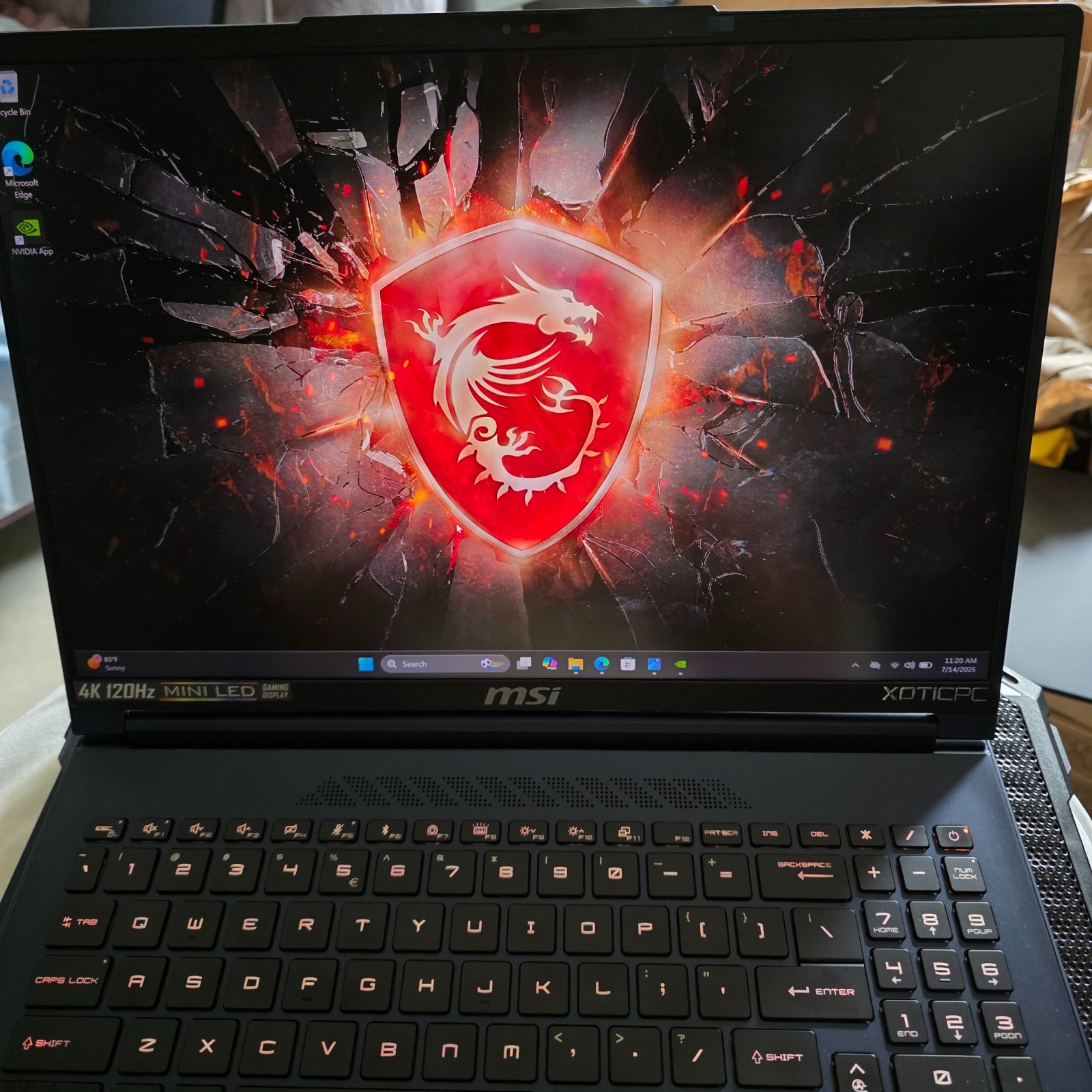 MSI Stealth 16 AI Studio 4K 120Hz Mini-LED Ultra 9 185H 32GB 2TB SSD RTX 4090