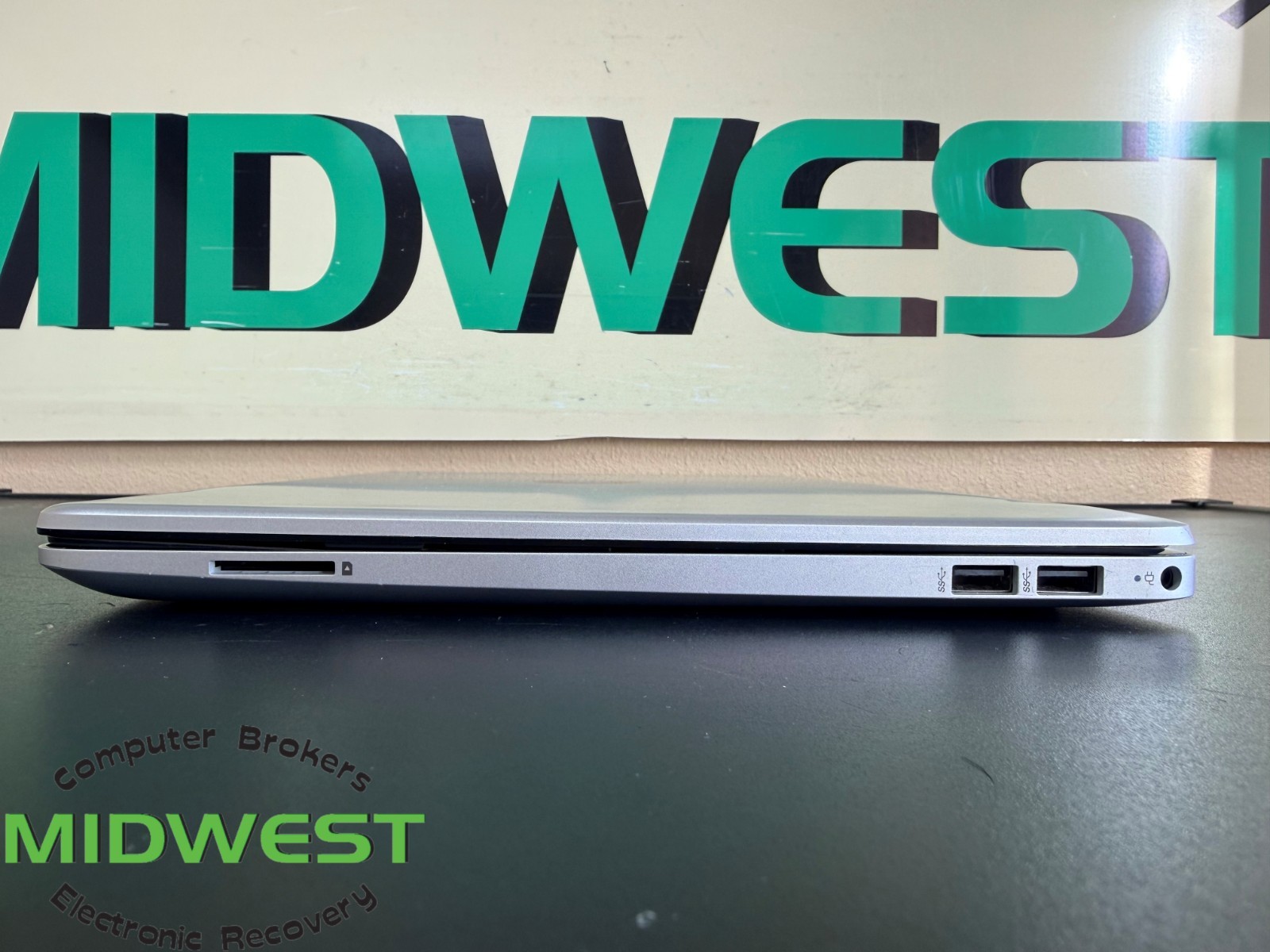 HP Laptop 15-dw0046nr i5-8265U 1.60GHz 8GB 1TB HDD