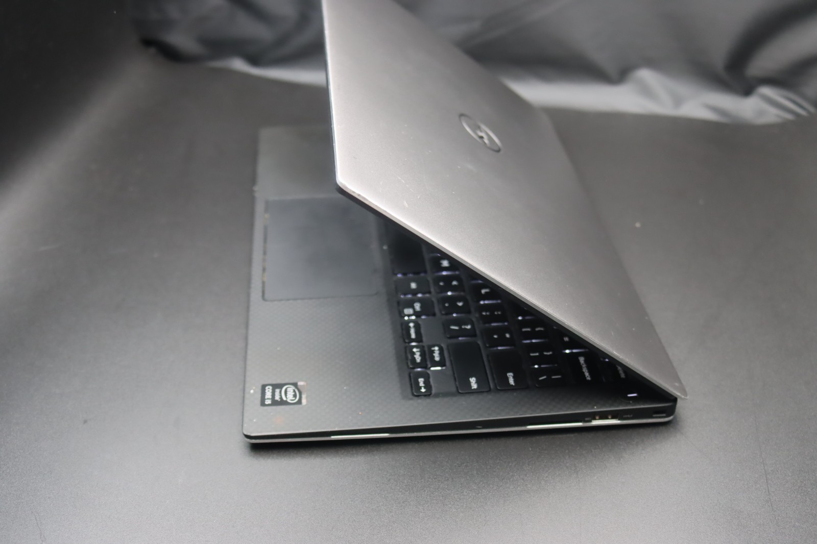 Dell XPS 13 9343, 13.3″ Intel Core i5-5200U, 4GB RAM, 128GB. Windows 10 Home