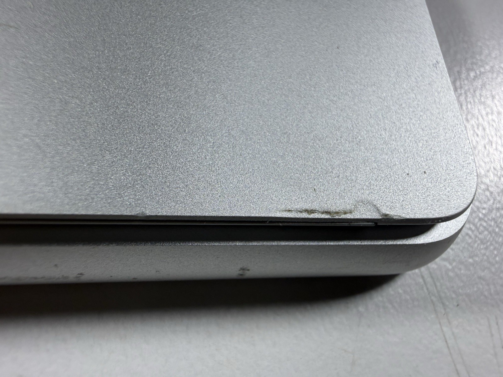 Microsoft Surface Pro 8 (1982) i5-1145G7 – 16GB RAM – 256GB 120Hz – Win 11 Pro
