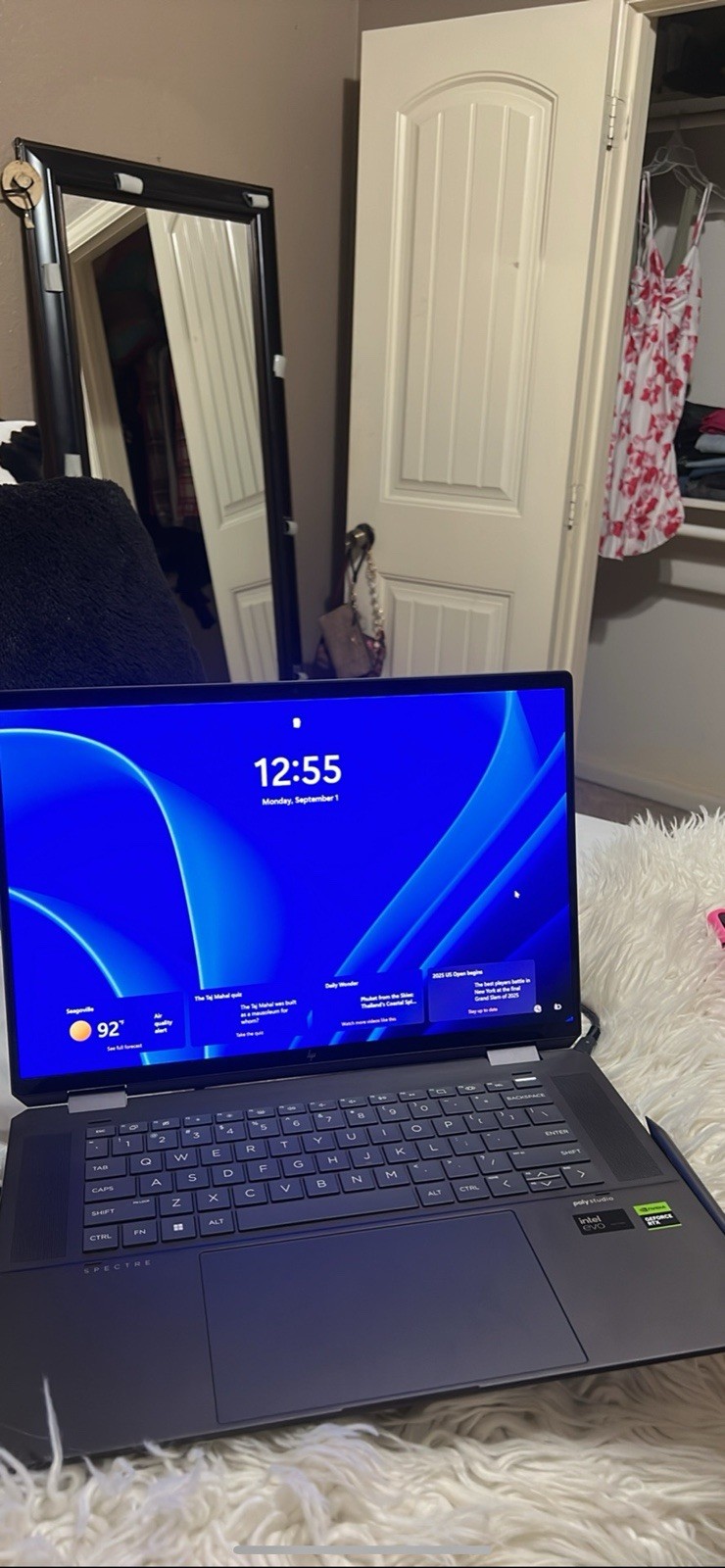 HP Spectre x360 2-in-1 Laptop 16-aa0097nr