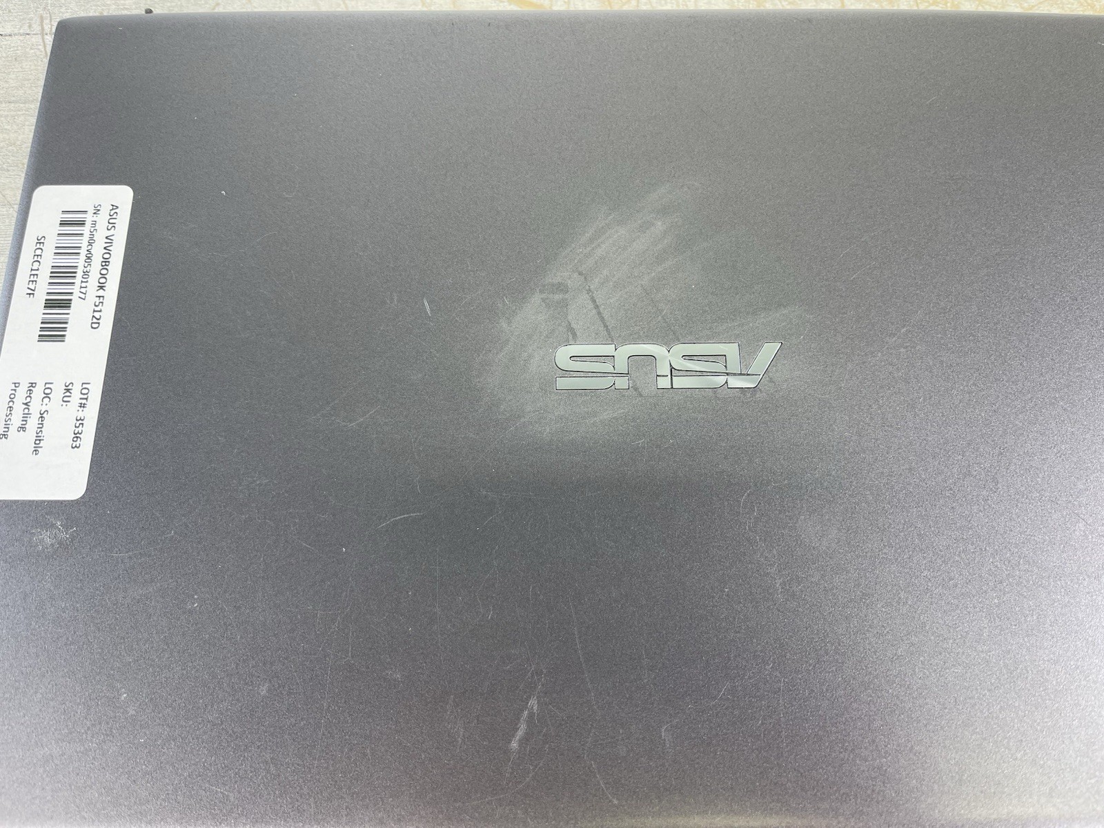 ASUS VIVOBOOK F512D RYZEN 5 3500U @ 2.10GHz, 12GB RAM, NO HDD/OS