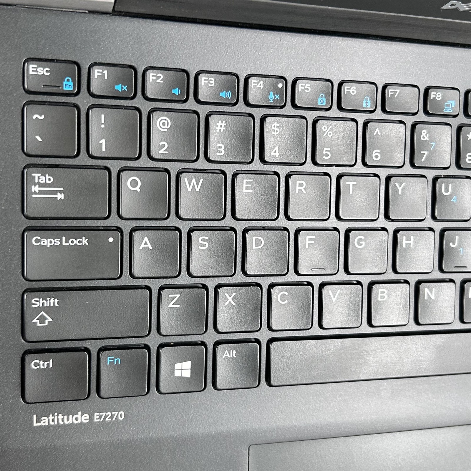 Dell Latitude E7270 12 Black HD i7-6600U 2.60GHz 8GB 256GB SSD Good- BAD BATTERY