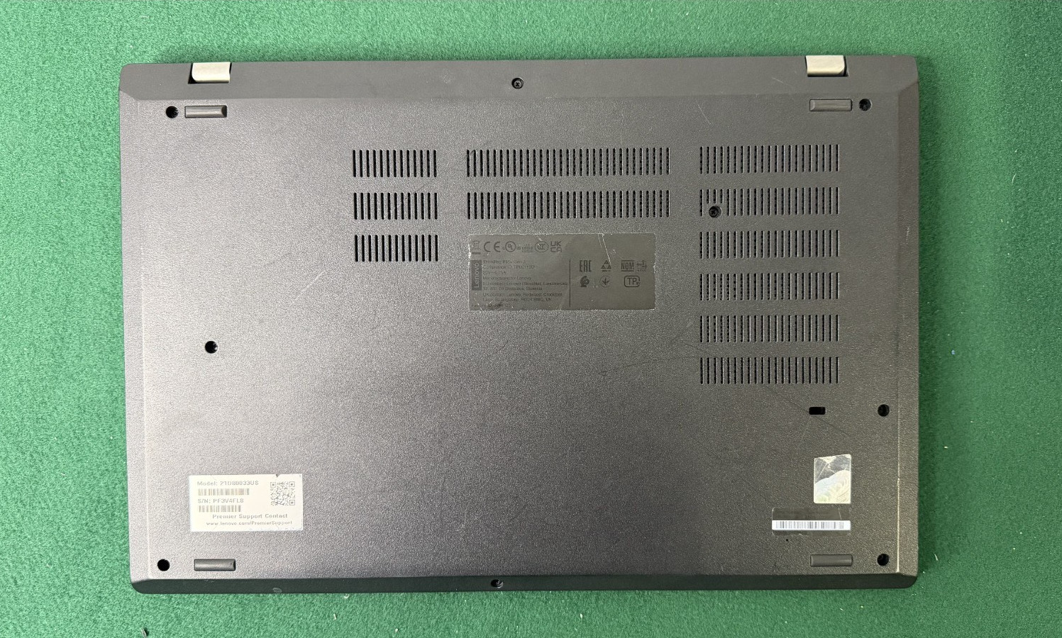 Lenovo ThinkPad P15v Gen 3 15.6″ Intel i7-12700H 2.3GHz 16GB RAM 512 SSD WIN 11