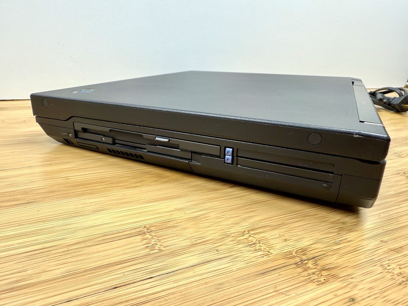 IBM Thinkpad A31 Type 2652 Laptop Intel Pentium 4, 1024 MB Ram NO HD/OS (FL)