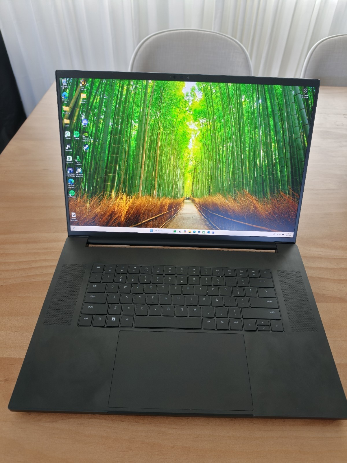 Razer Blade 18 i9-13950HX 32GB 2TB RTX 4090 – THERMAL ISSUE