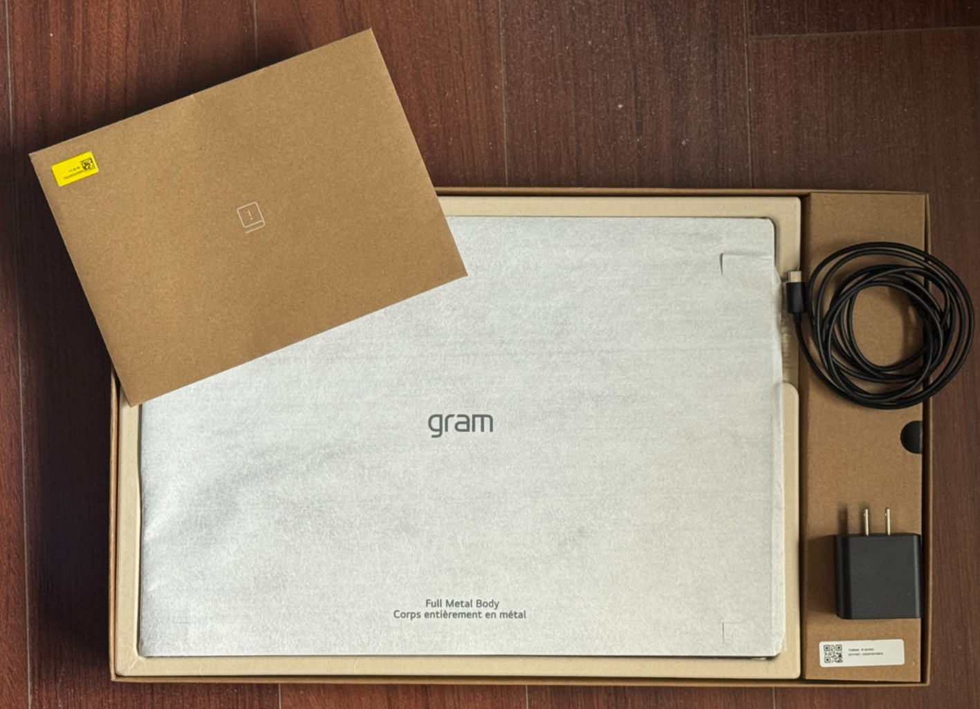 LG gram Max 17″ 2.5K Touch Laptop Ultra 7 355 32GB RAM 1TB SSD 17Z90UB-H.AU76U3