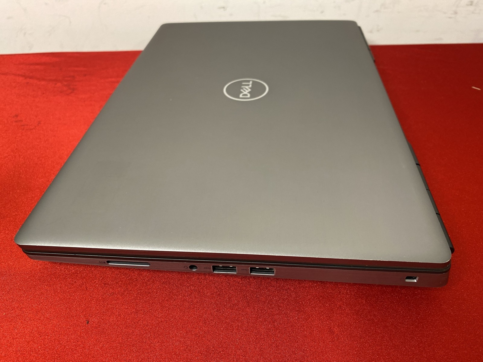 Dell Precision 7550 15.6 Intel i7-10850H 2.70GHz 32GB,500GB SSD Quadro T2000