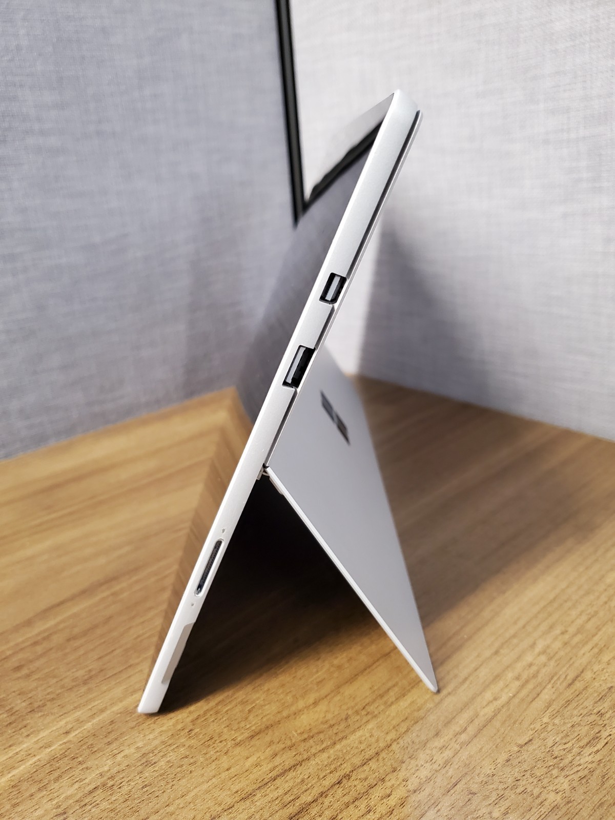 Surface Pro 6 | i5-8350U | 8GB RAM | 256GB SSD | Win11 Pro | W/ keyboard & case