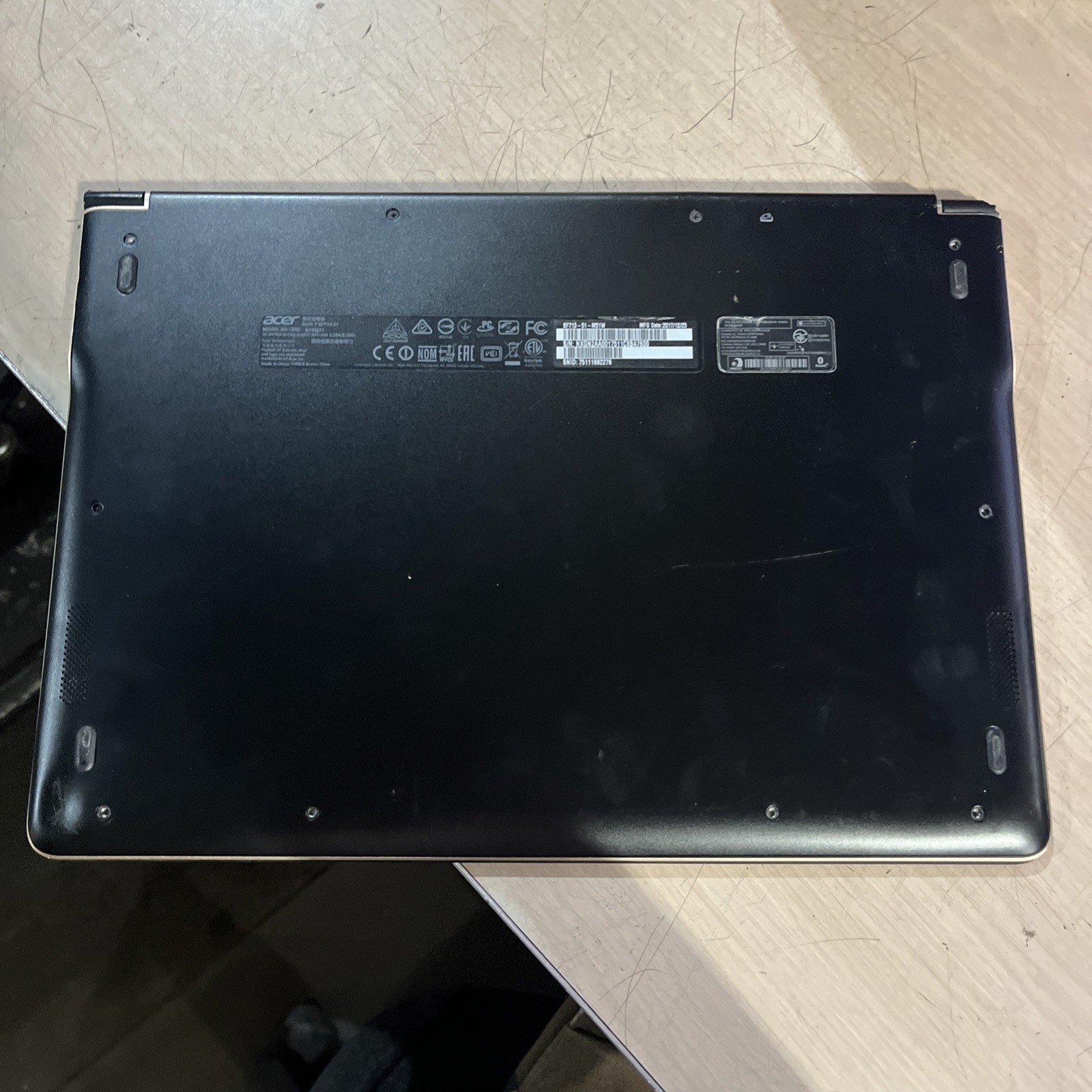 ACER SWIFT 7 N16Q11 I7 8GB RAM NO HD