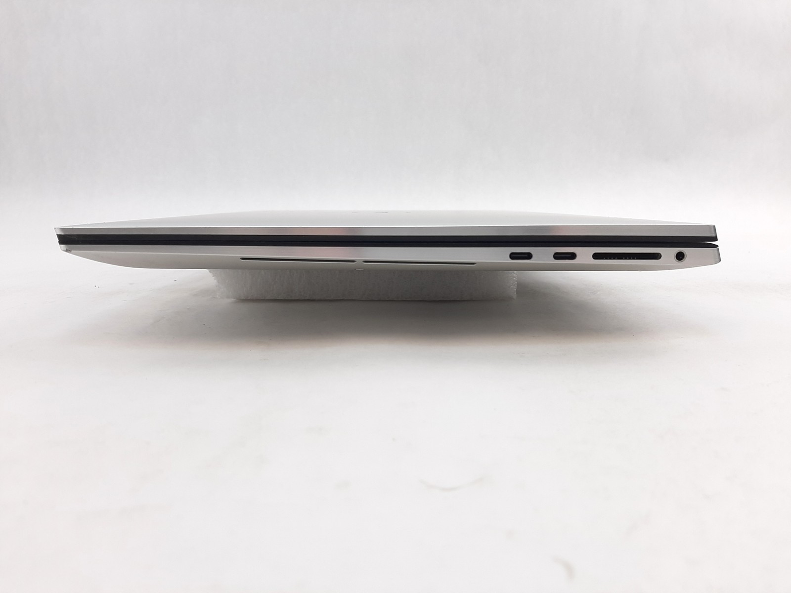Dell XPS 17 9710, i7-11800H 2.30GHz, 32GB RAM, 512GB NVMe, RTX 3050 No AC C4*469