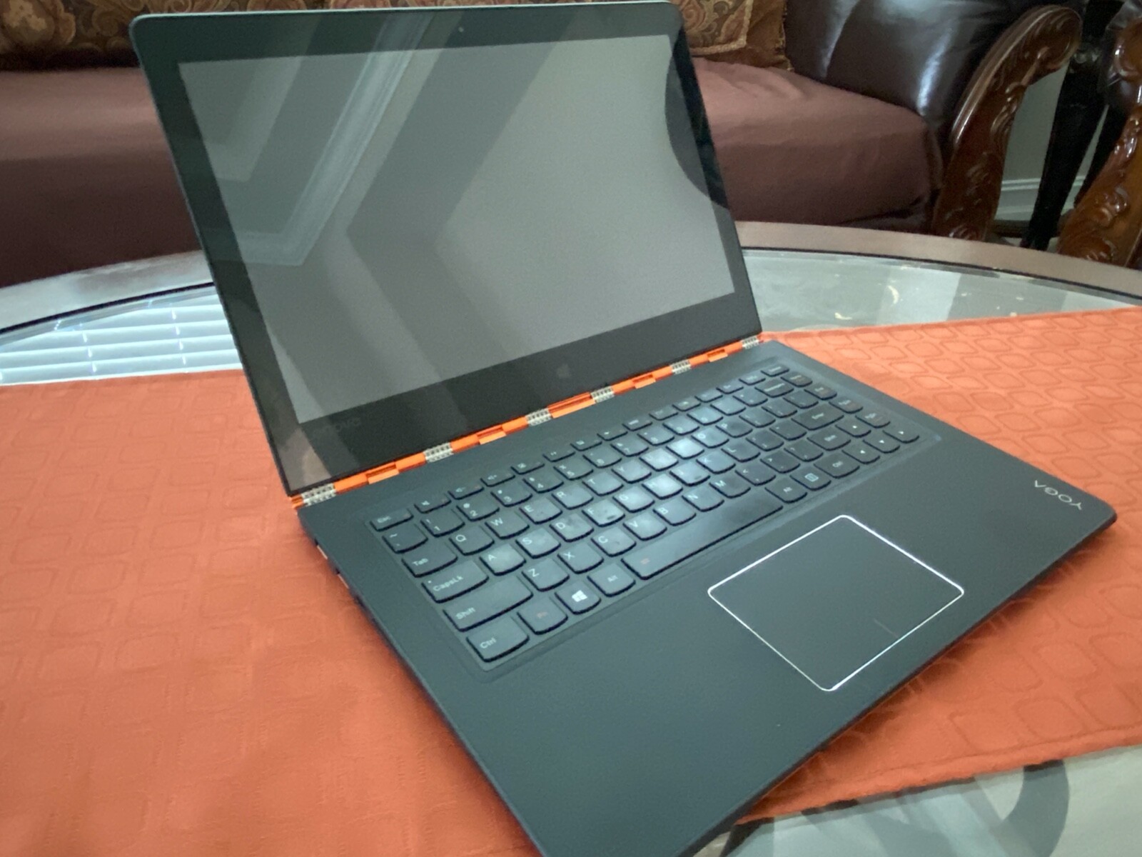 Lenovo Yoga 900 – 13′ Touch, Clementine Orange i7, 2.5GHz, 8GB Ram, 512GB SSD