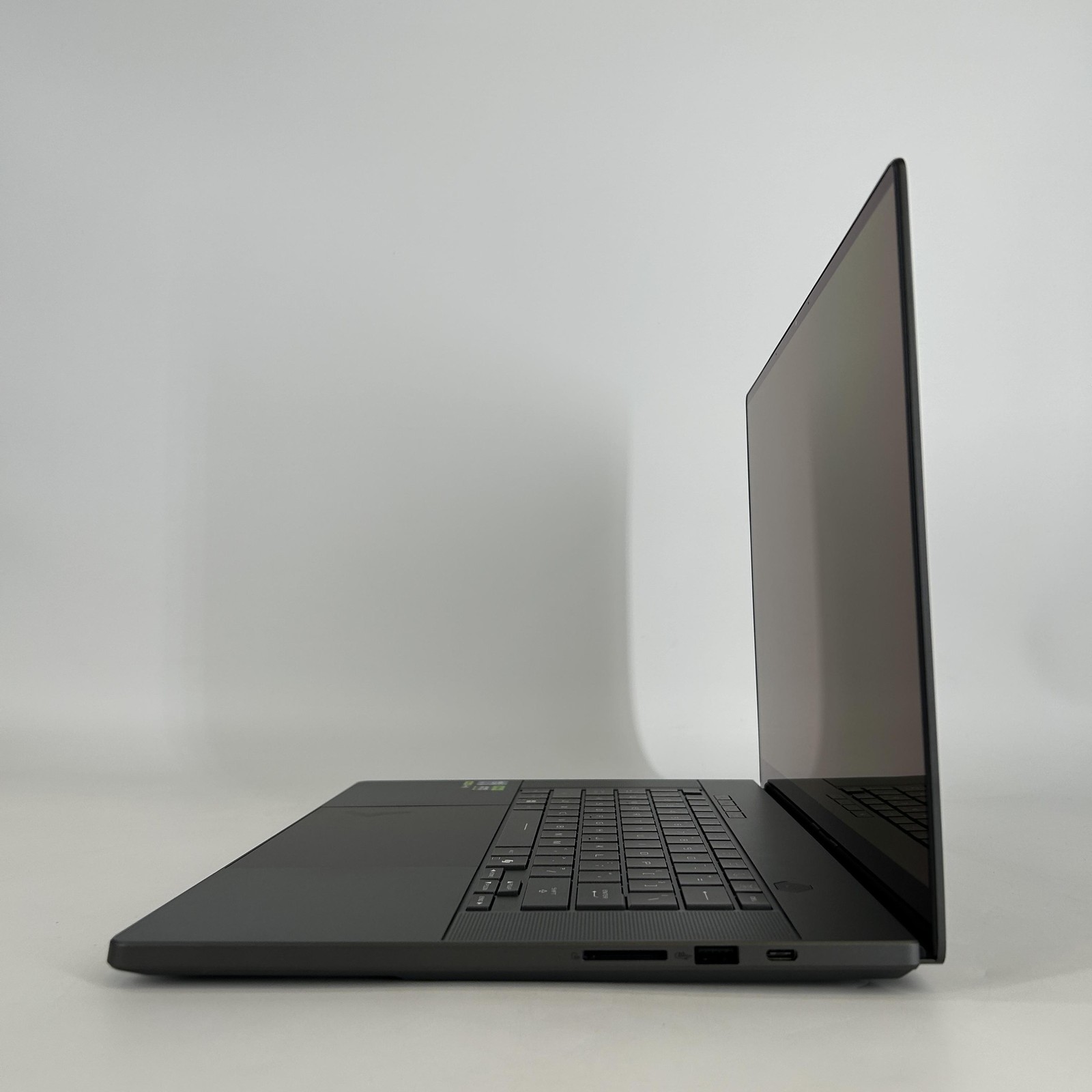 Asus ROG Zephyrus G16 GU605 16 QHD+ 2.9 GHz Ultra 9 285H 32GB 1TB RTX 5070 Ti