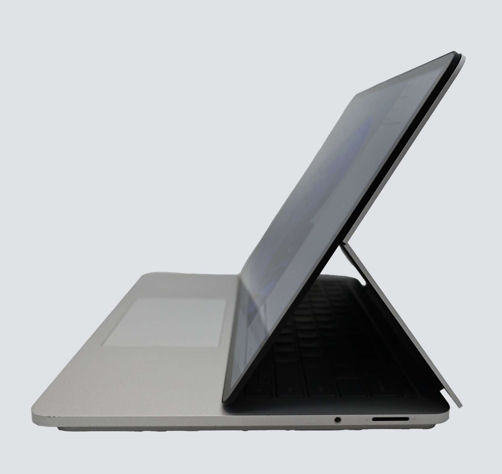 Microsoft Surface Laptop Studio i7-11370H 3.3GHz 16GB RAM 512GB SSD BH: 80.5%