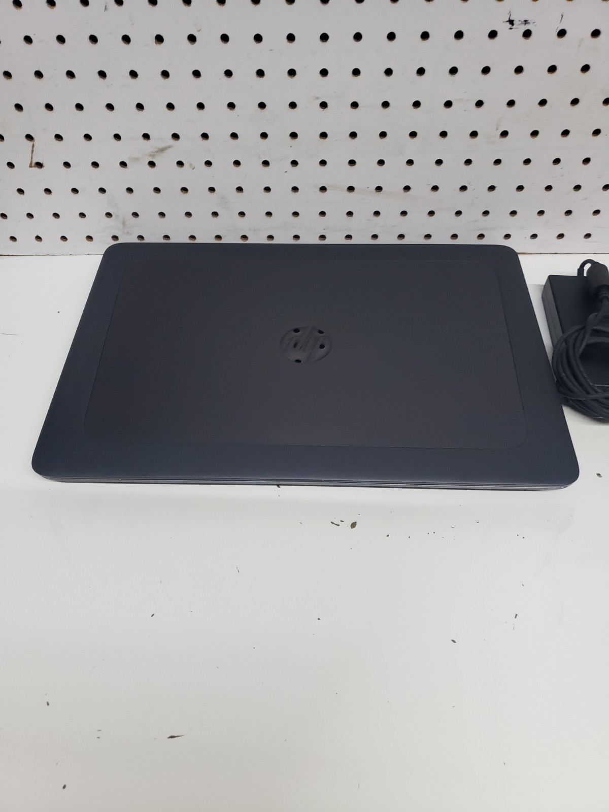 HP ZBook 15 G4 15″ FHD I7-7820HQ 2.60 512GB SSD, 16GB W11P Quadro M2200 Webcam
