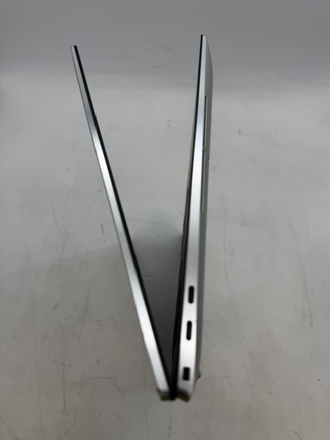 Dell XPS 17 9720 i7-12700H 1TB SSD 8GB DDR5 GeForce RTX 3050 W11P Touchscreen
