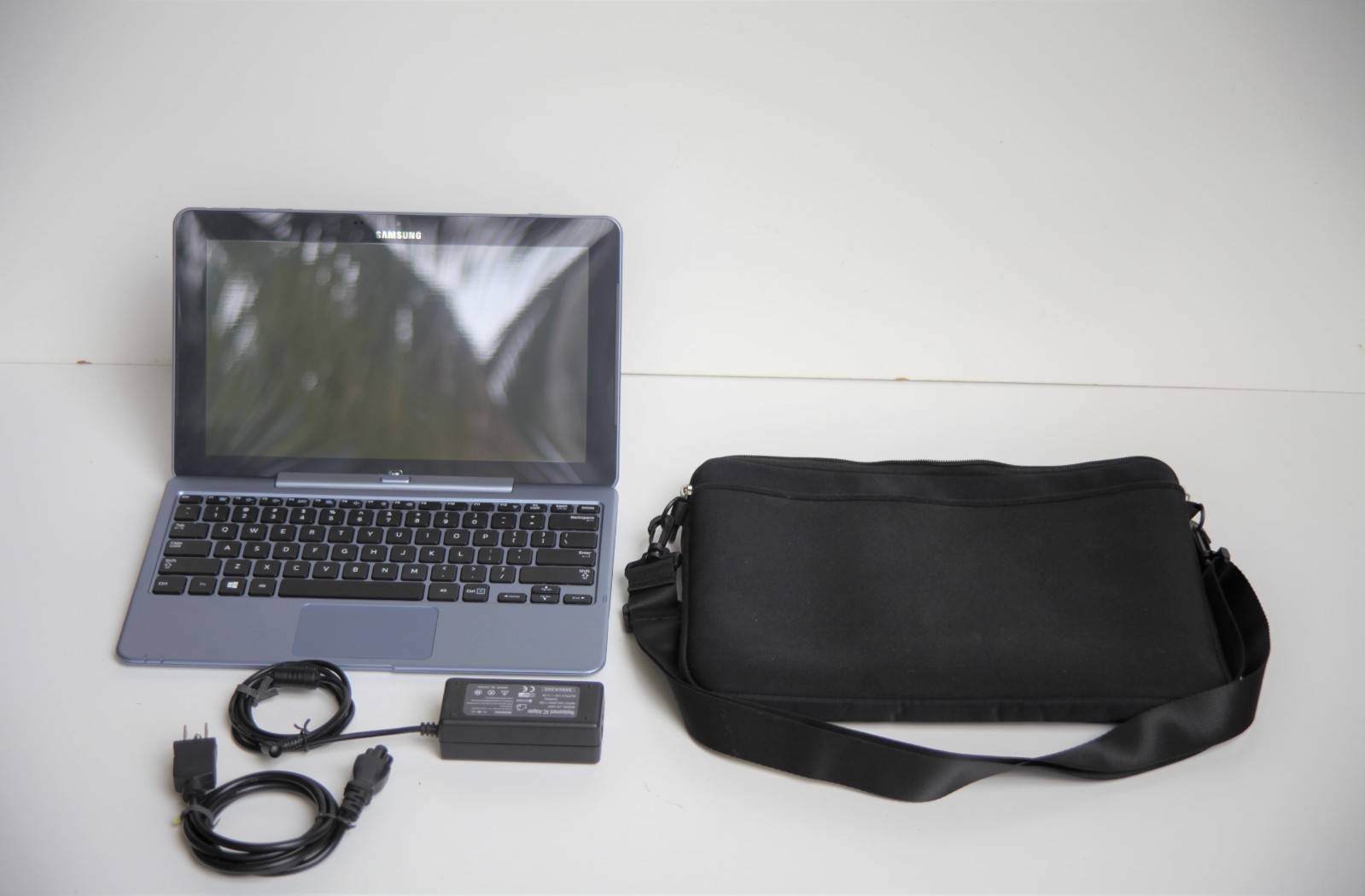 Samsung 11.6” Tablet Laptop, Windows 8, 64GB, Wifi, AT&T 4G, Charger & Bag