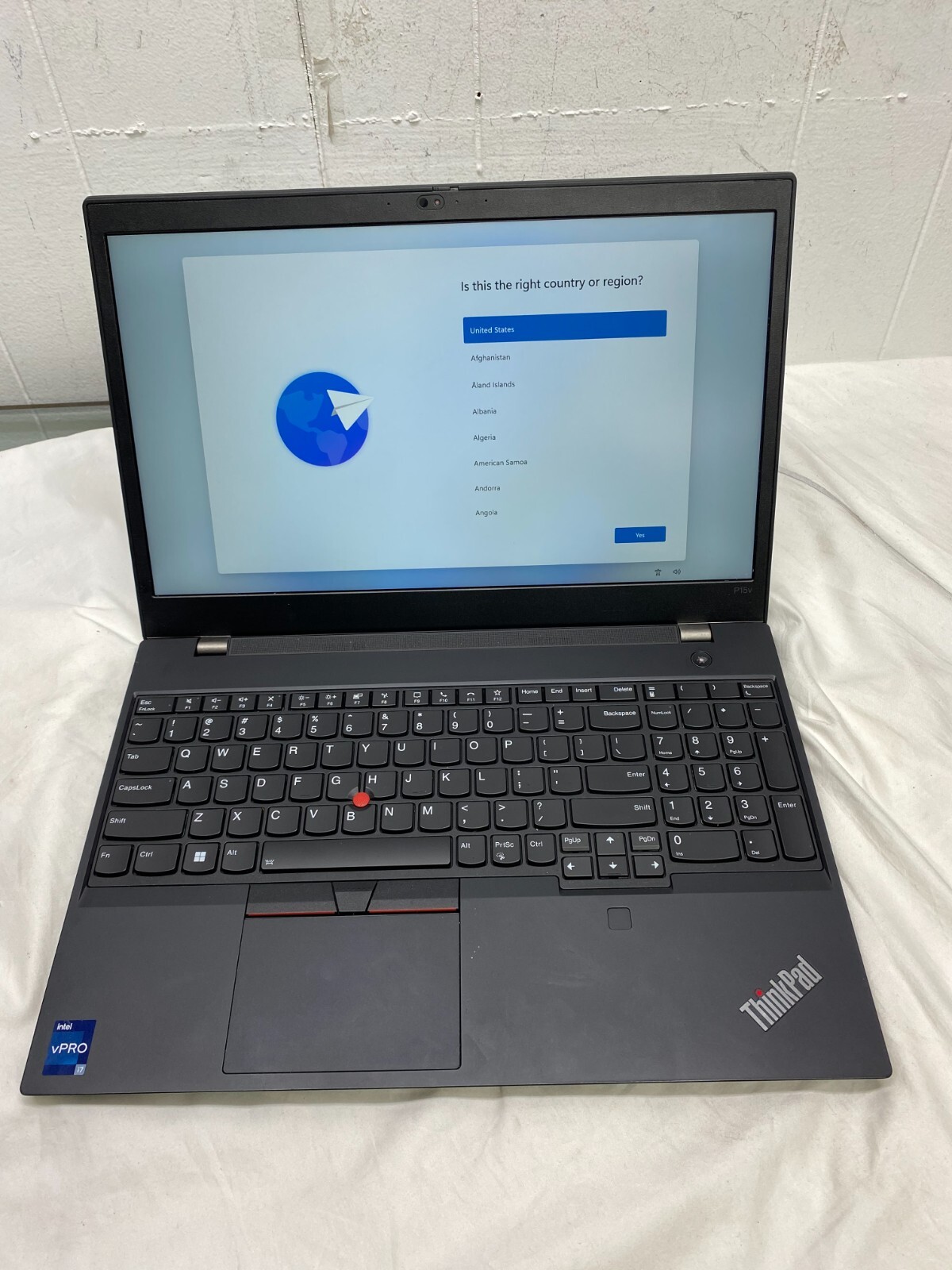 Lenovo ThinkPad P15v Gen 3 15.6″ (512GB SSD, AMD Ryzen 7 PRO 6000 Series,…