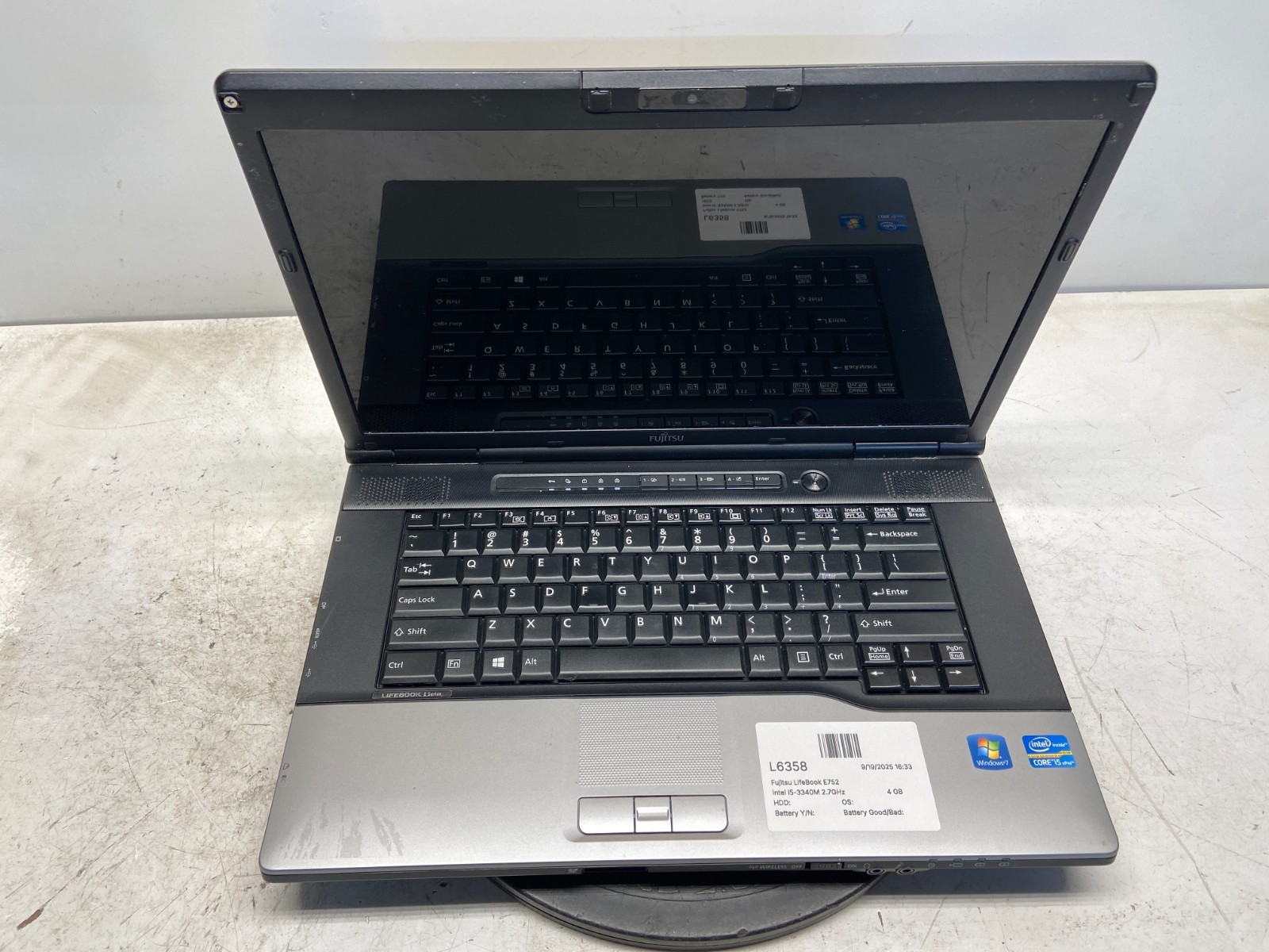 Fujitsu LifeBook E752 Intel i5-3340M 2.7GHz 4 GB NO HDD