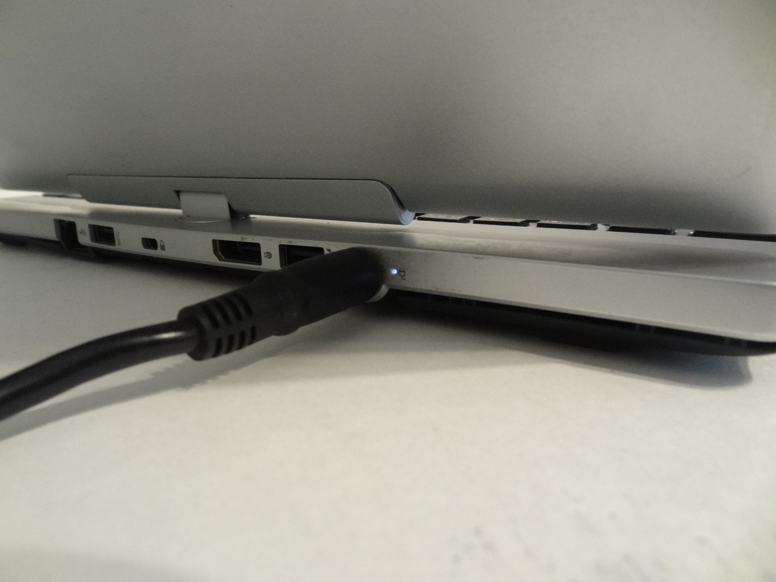 HP EliteBook Revolve 810 G1 i5-3437U 4GB Convertible Touchscreen Tablet PC