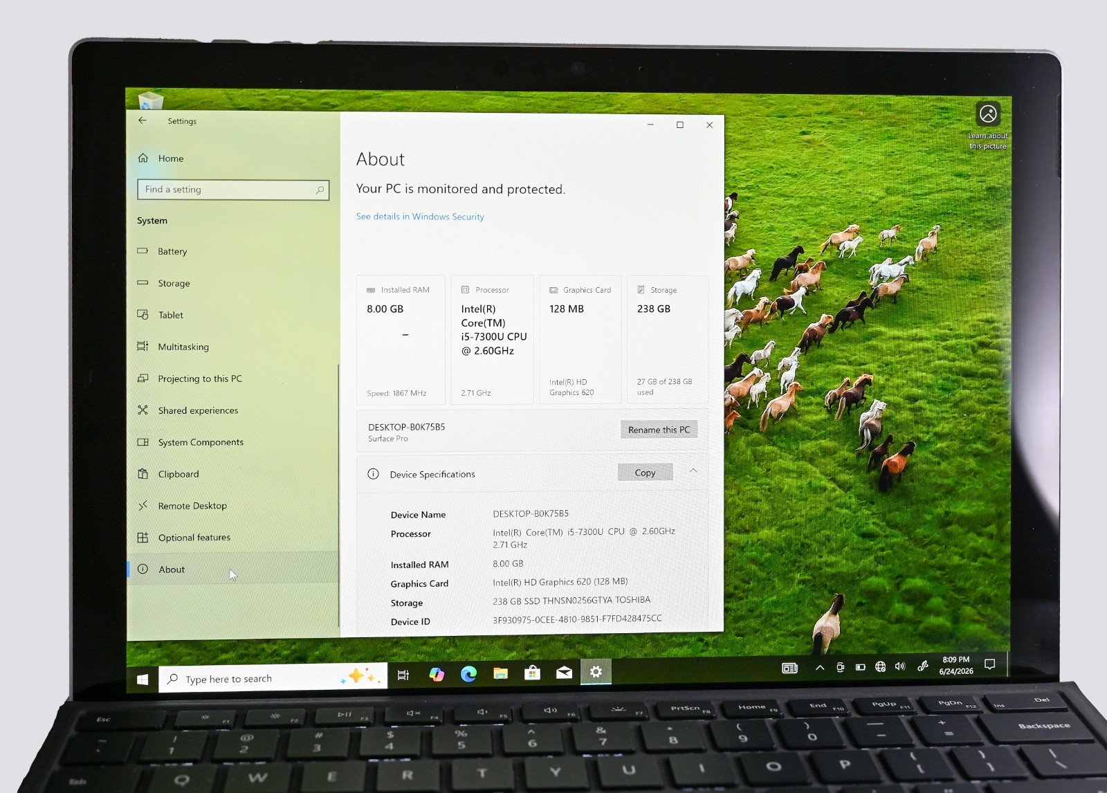 Microsoft Surface Pro 1796 i5-7300 2.6GHz 8GB RAM 256GB SSD Windows 10