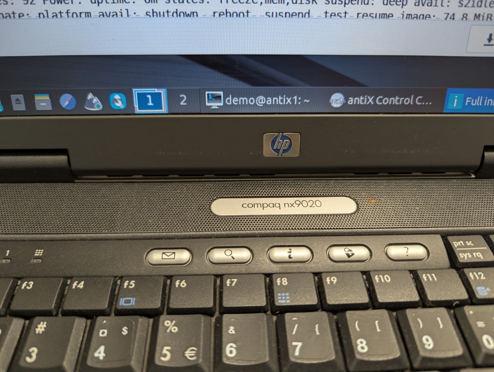 HP Compaq nx9020 Intel Celeron M 1.4, 256Mb RAM