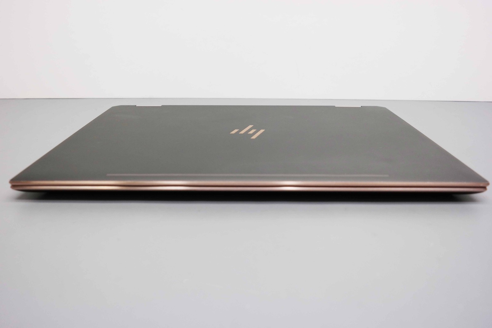 HP Spectre x360 15-DF1043DX 15.6″ Core i7-10510U 16GB 1TBSSD MX250