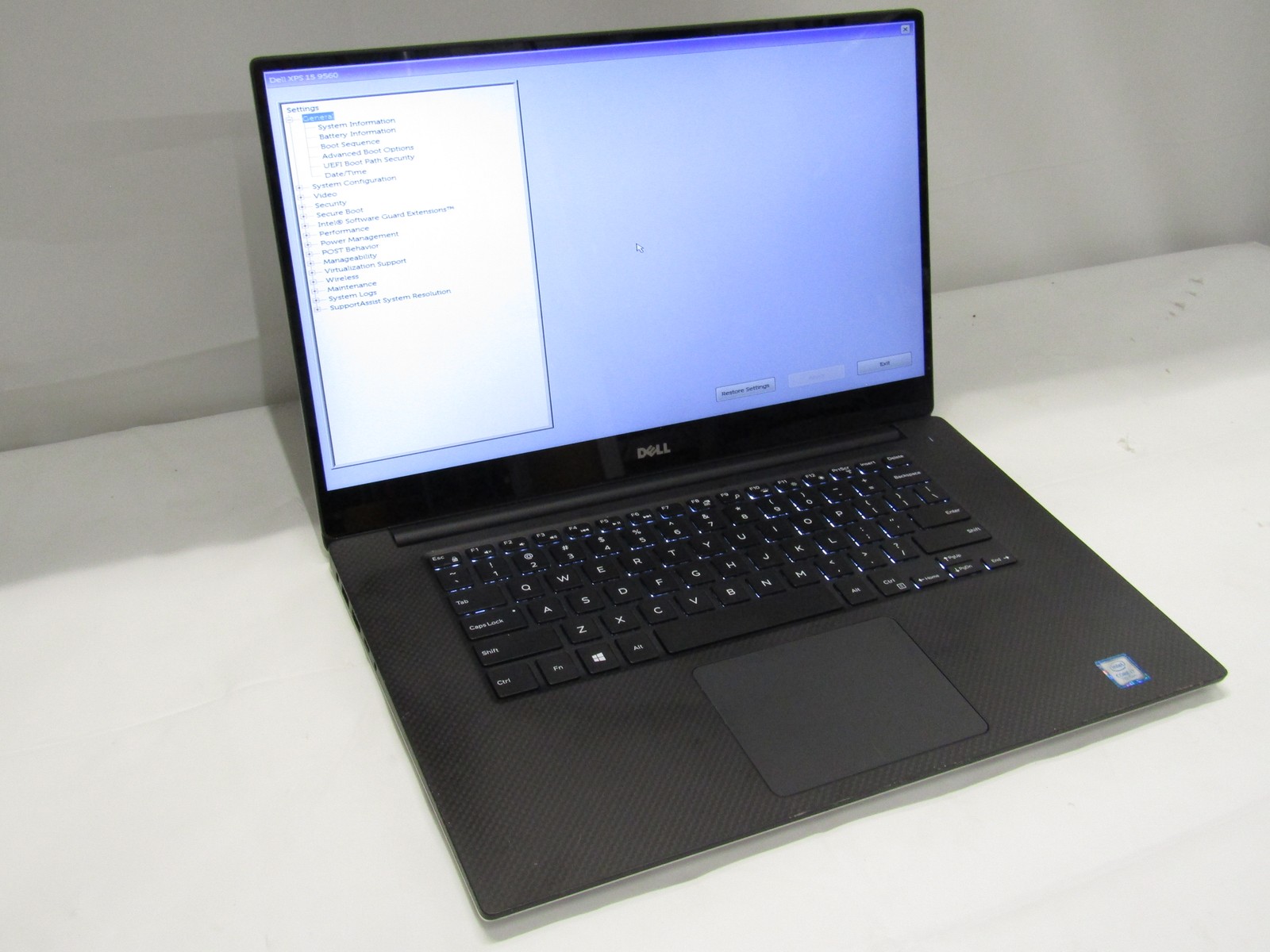 Dell XPS 15 9560 2.8GHz i7-7700HQ 16GB RAM 512GB SSD GTX 1050 15.6″ 4K NO OS