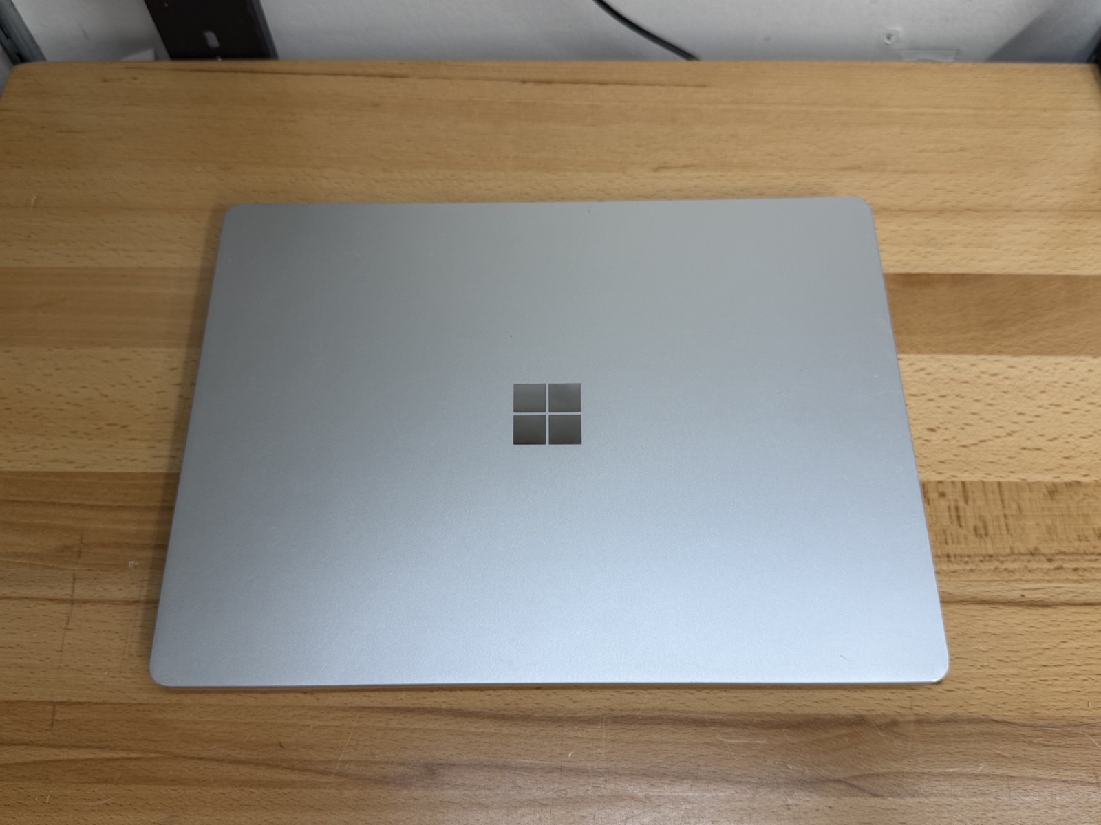 Microsoft Surface Laptop Go 1 1943 12.4 i5-1035G1 1.0GHz 8GB 128GB WORKS CRACKED