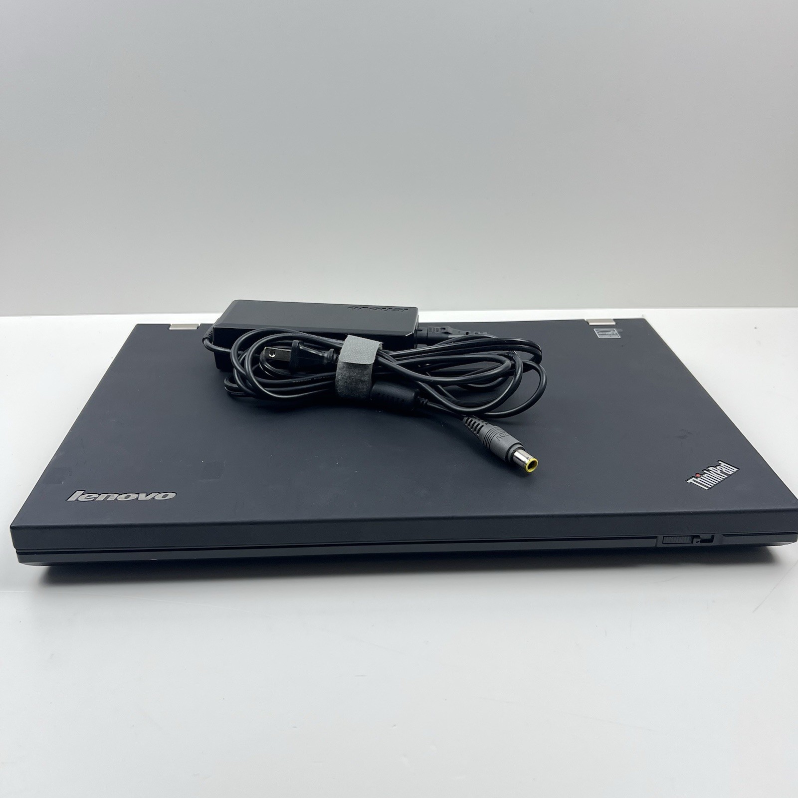 Lenovo ThinkPad T520 Intel i7-2640M 8GB 320GB HDD Linux Mint OS w/ Charger|ELP57
