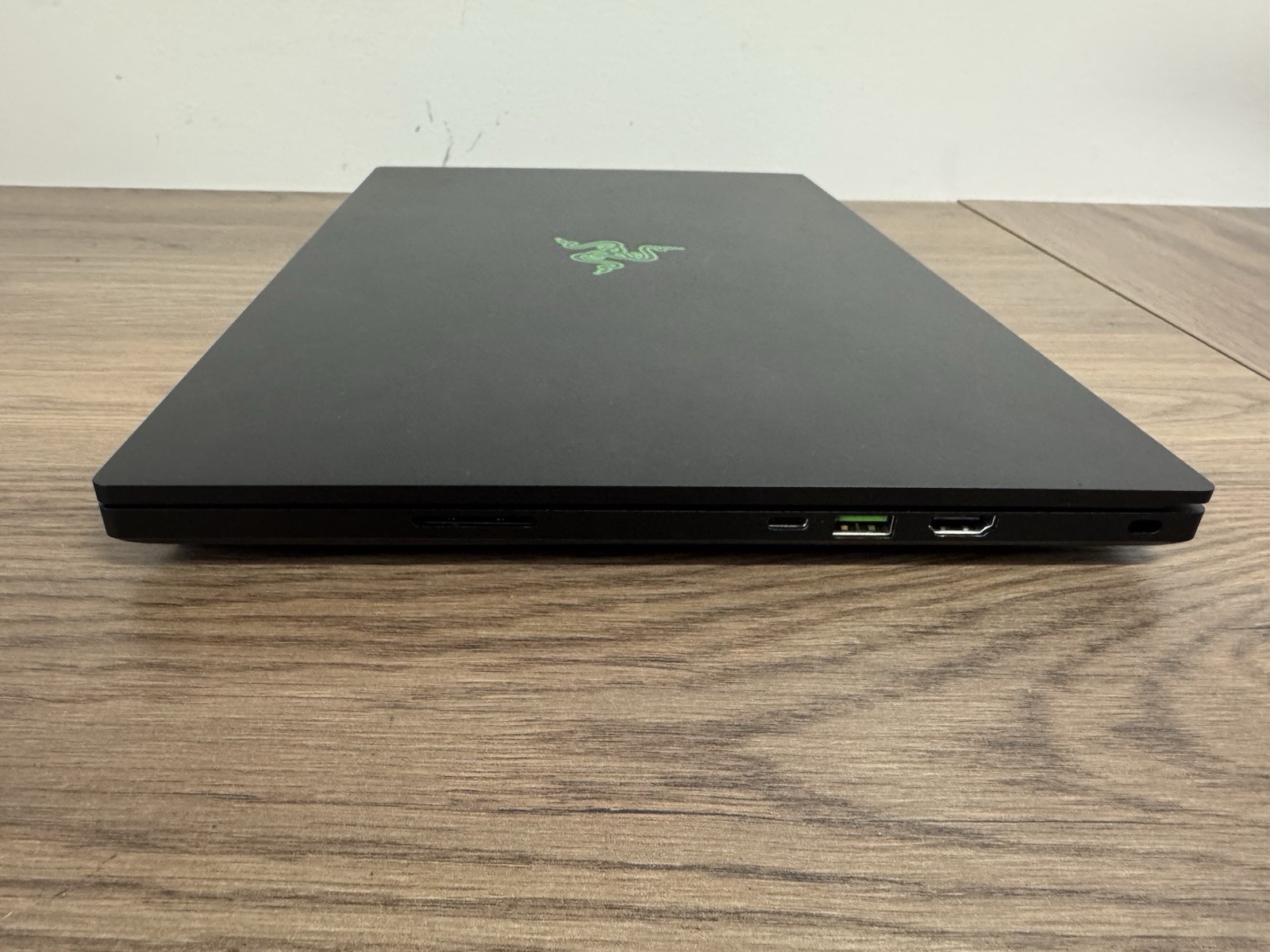 Razer Blade 15.6″ RZ09 FHD 300Hz i7-10875H RTX2070 512GB 16GB W10H Gaming Laptop