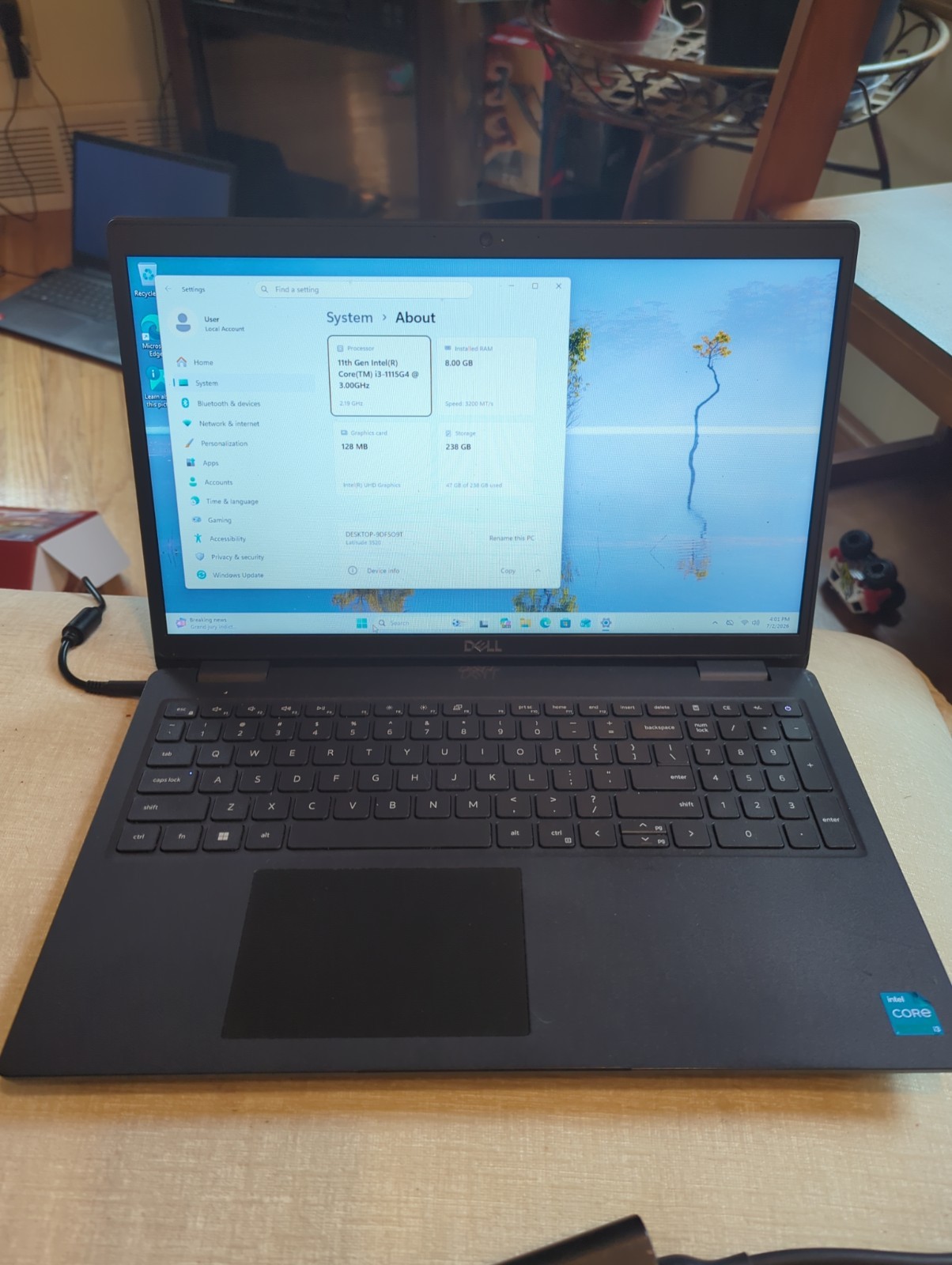 Latitude 3520 i3