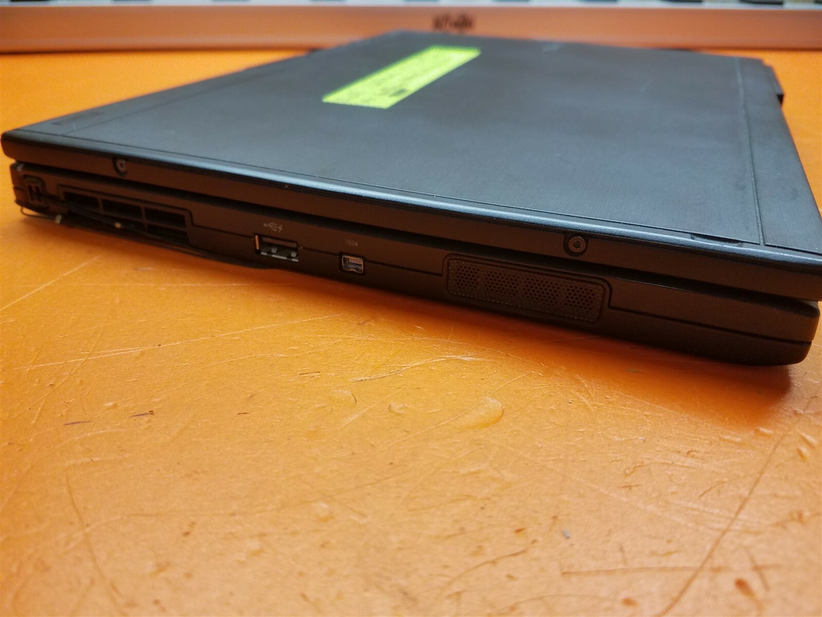 ⭐️⭐️⭐️⭐️⭐️ Laptop Dell Latitude XT2 **No Battery/HD/Ram**