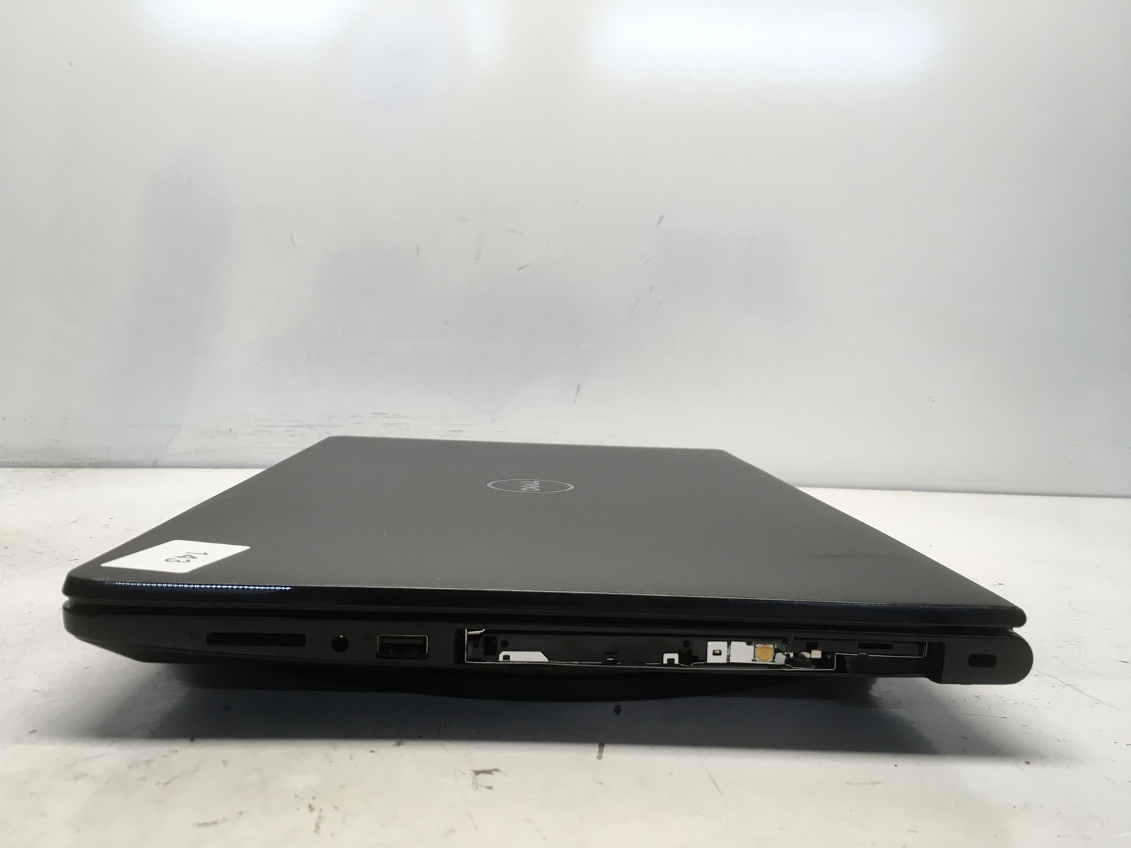 Dell Inspiron 15-3565 AMD A6-9200 2024MHz 4 GB NO HDD No Batt