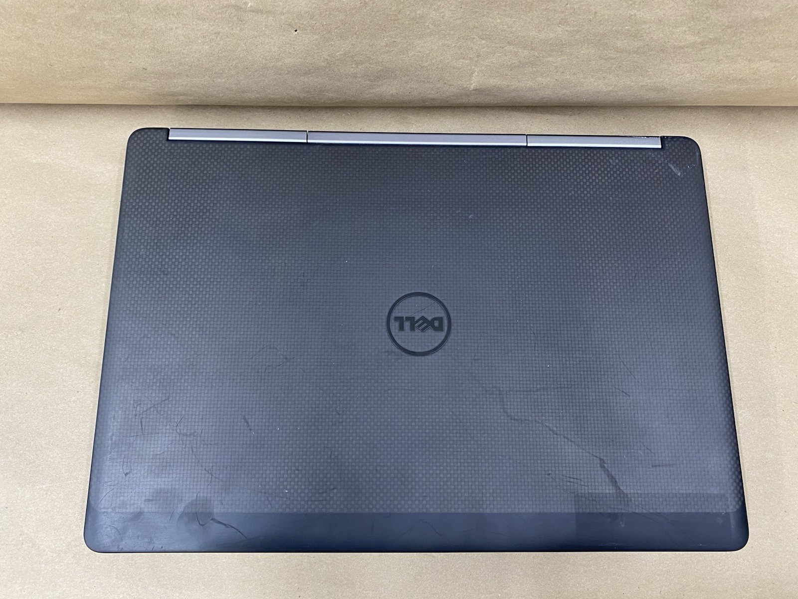 Dell Precision 7520 – 16″ 3840*2160 – E3-1575M – 8GB – 256GB – Win 10 – READ
