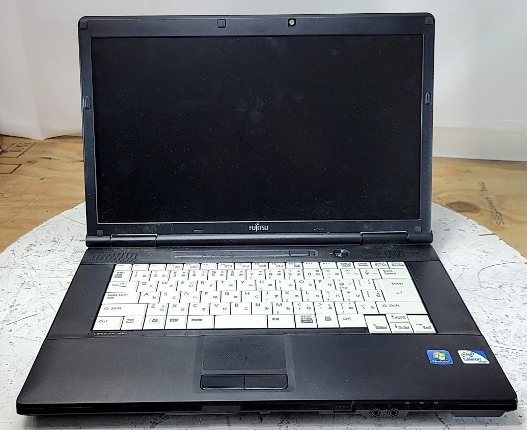 FUJITSU FMVNA6FE Laptop Intel Celeron B820 4GB 250GB SEE NOTES