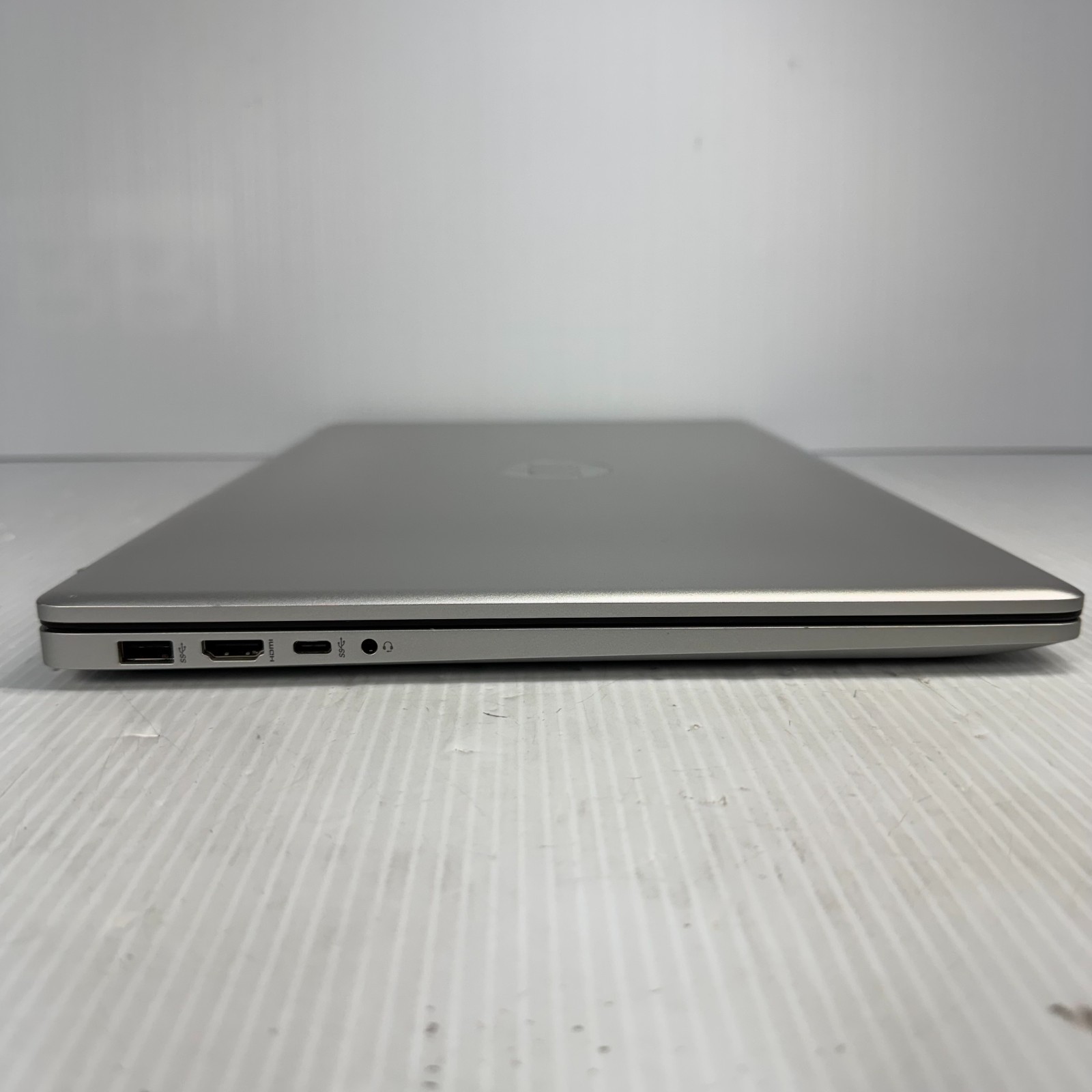 HP 17-cn3165cl i7-1355U 17.3″ Touch Windows 11 Laptop 256GB SSD 16GB *SEE PICS