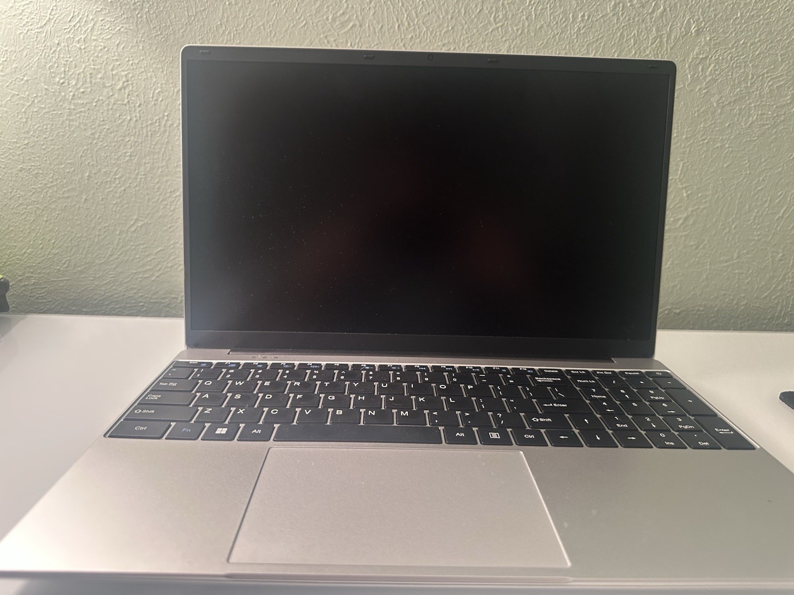 Windows 11 Pro PC, clean, fast. Great for work/gaming. License incl.