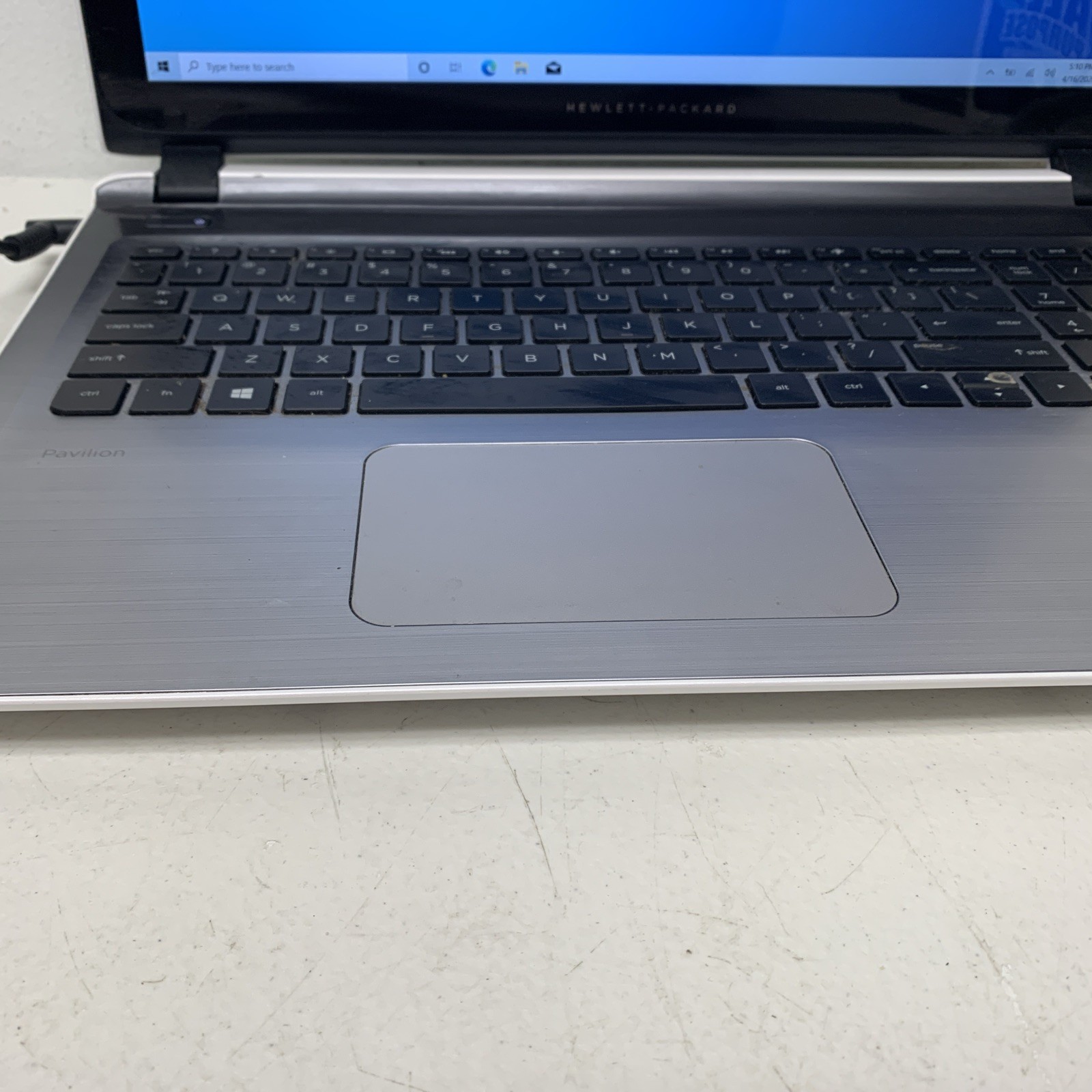HP Pavilion 15” i7-6500U • 8GB RAM 128GB Ssd Wind 10 H Touch Screen Read Descrip