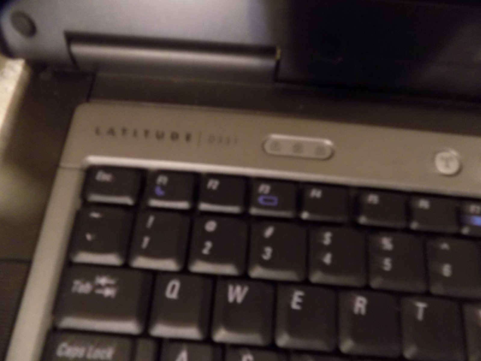 Dell Latitude D531 Laptop 15,4″ AMD Sempron 3600+ 2GHz 120gb HDD 2gb Ram Power