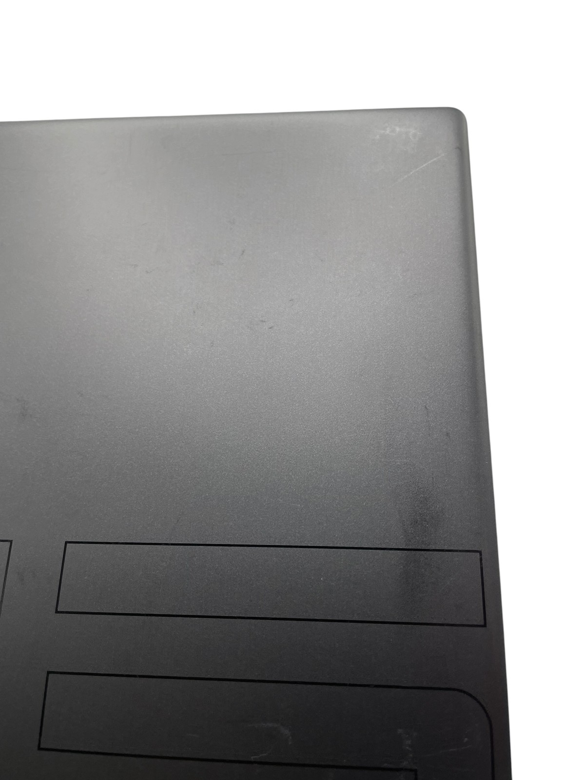 Alienware M15 R7 15″ – I7 2.3GHz – 32GB RAM- 4TB SSD – Grade D