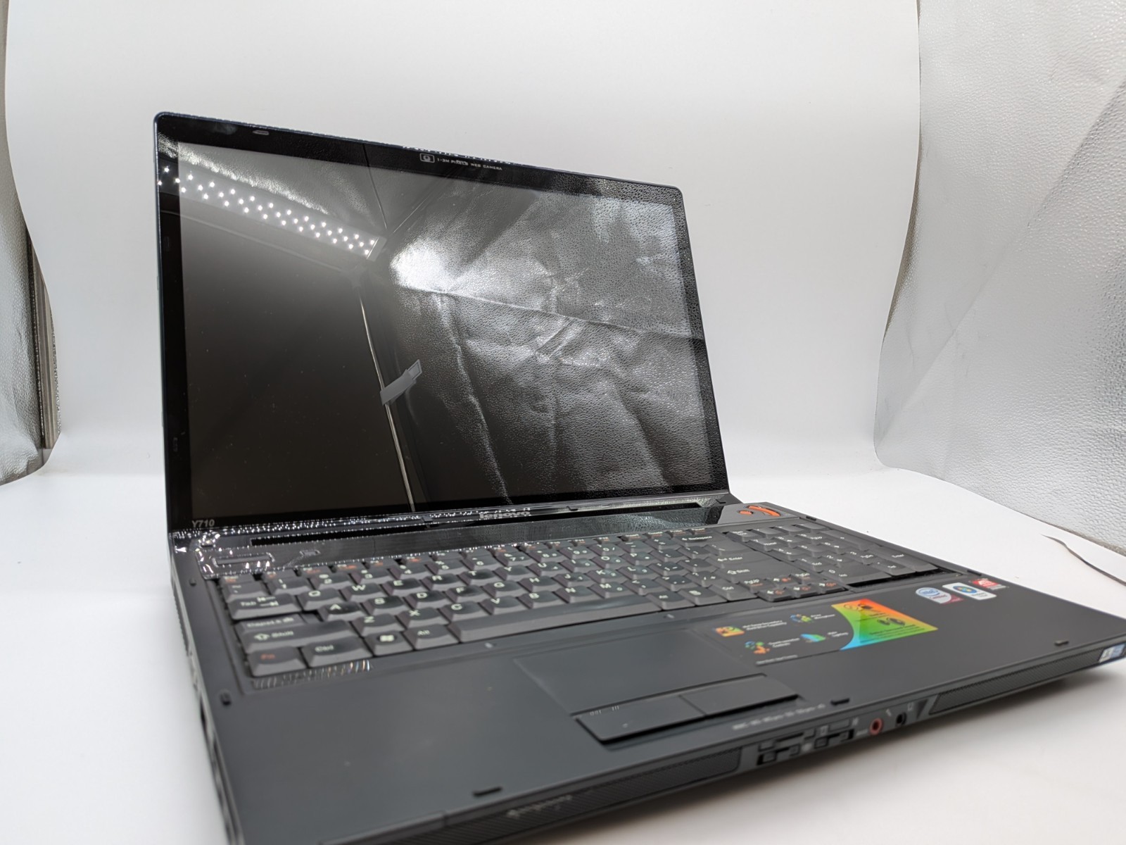 Lenovo Laptop IdeaPad Y710 15.4″ Intel Core Duo 2GB RAM Windows Vista