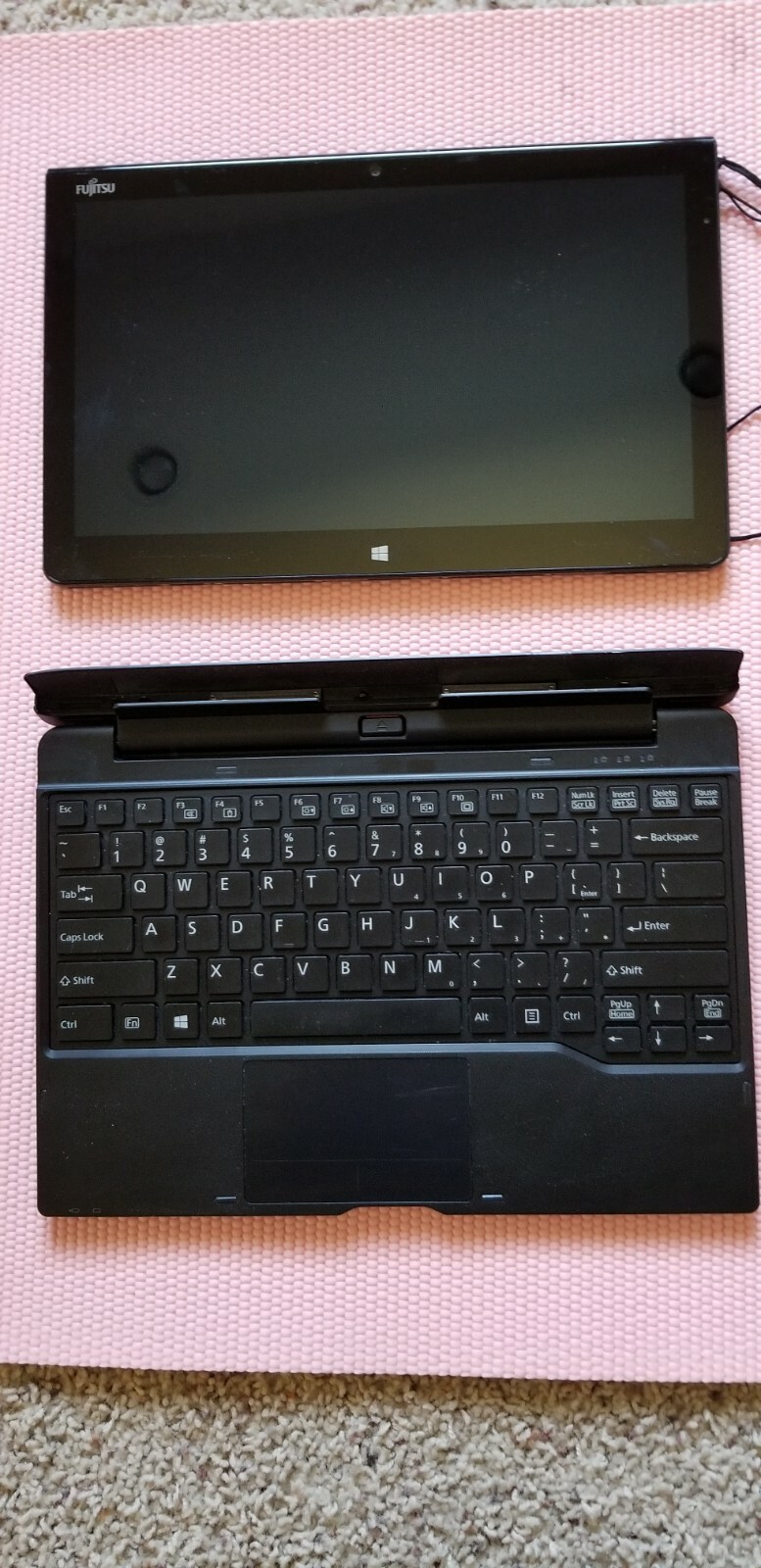 Fujitsu Stylistic Q704 12.5″ Core i5 4200U 8GB 240GB SSD& Docking -Win 10 Pro