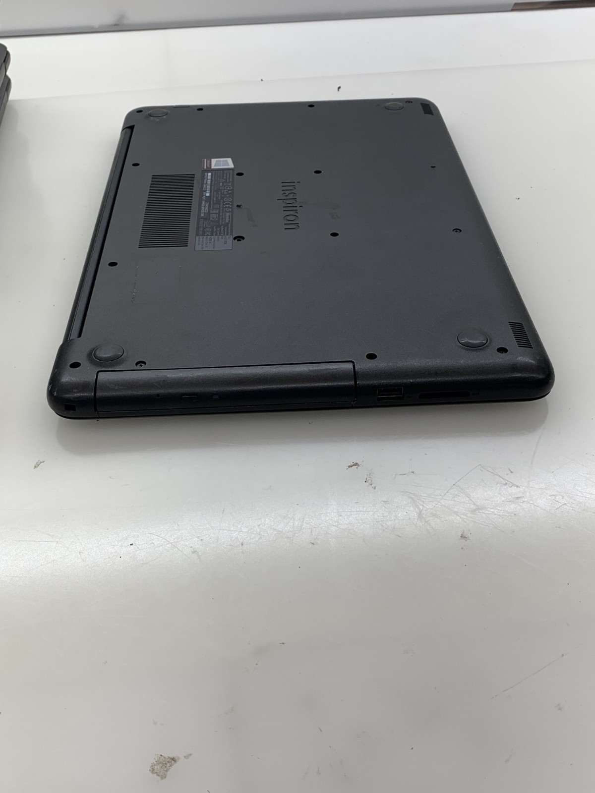 LOT(6) DELL INSPIRON 5567 I5-7200U@ 2.50GHz 8GB RAM NO OS/SSD WCHARGER