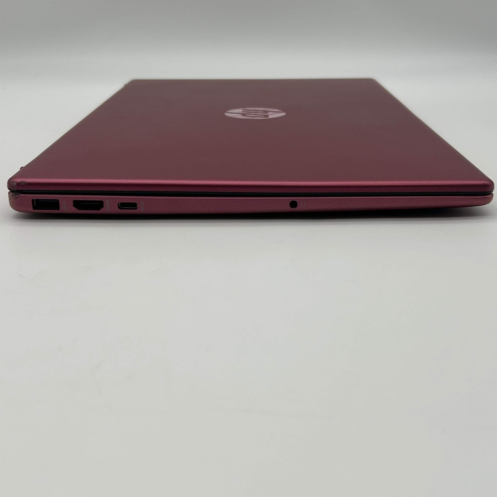 HP 15-FD0229DS 15.6″ Laptop Intel N200, 8GB RAM, 256GB SSD, w/ Charger