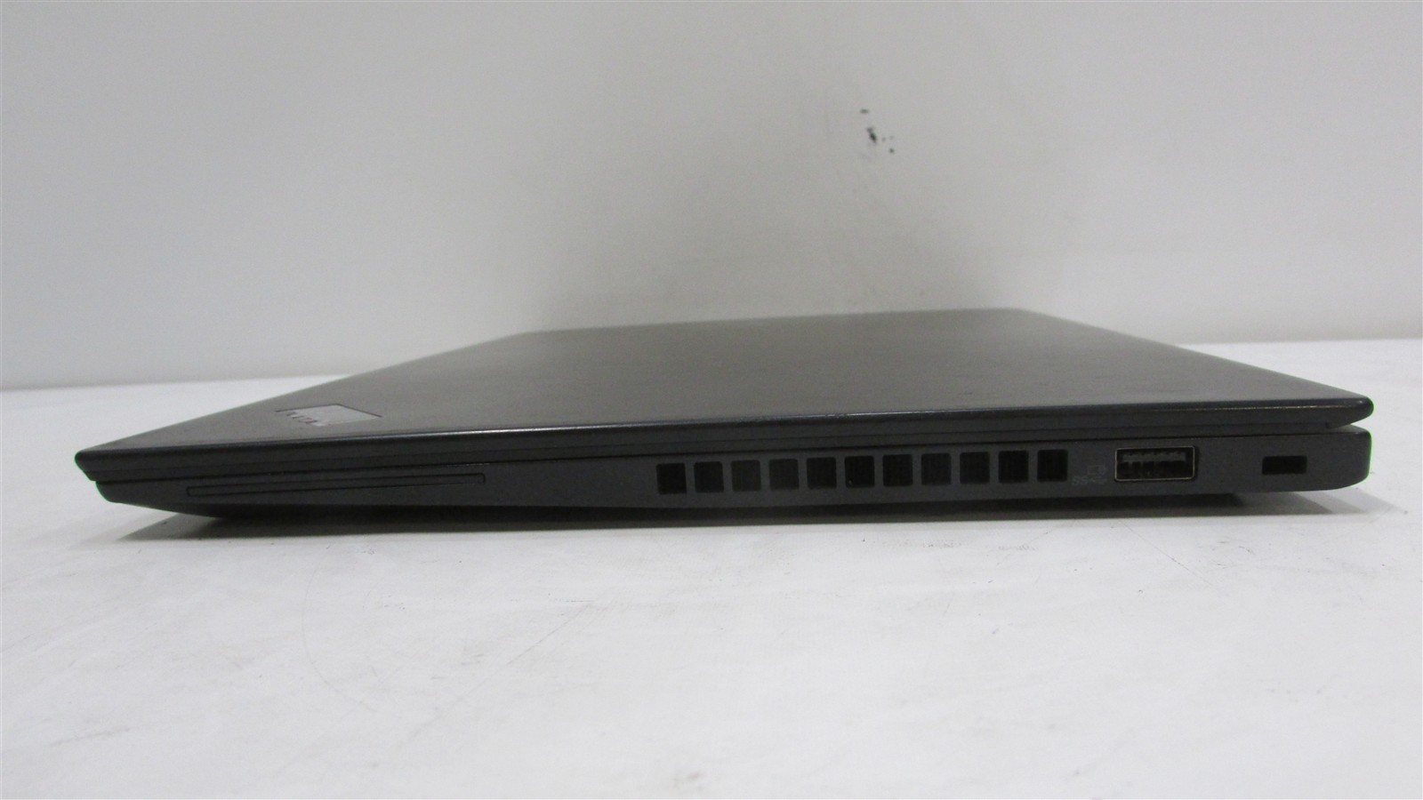 Lenovo Thinkpad T490s i7-8565U 1.8GHz 16GB RAM 256GB m.2 14″ Win 11 Pro MISS KEY