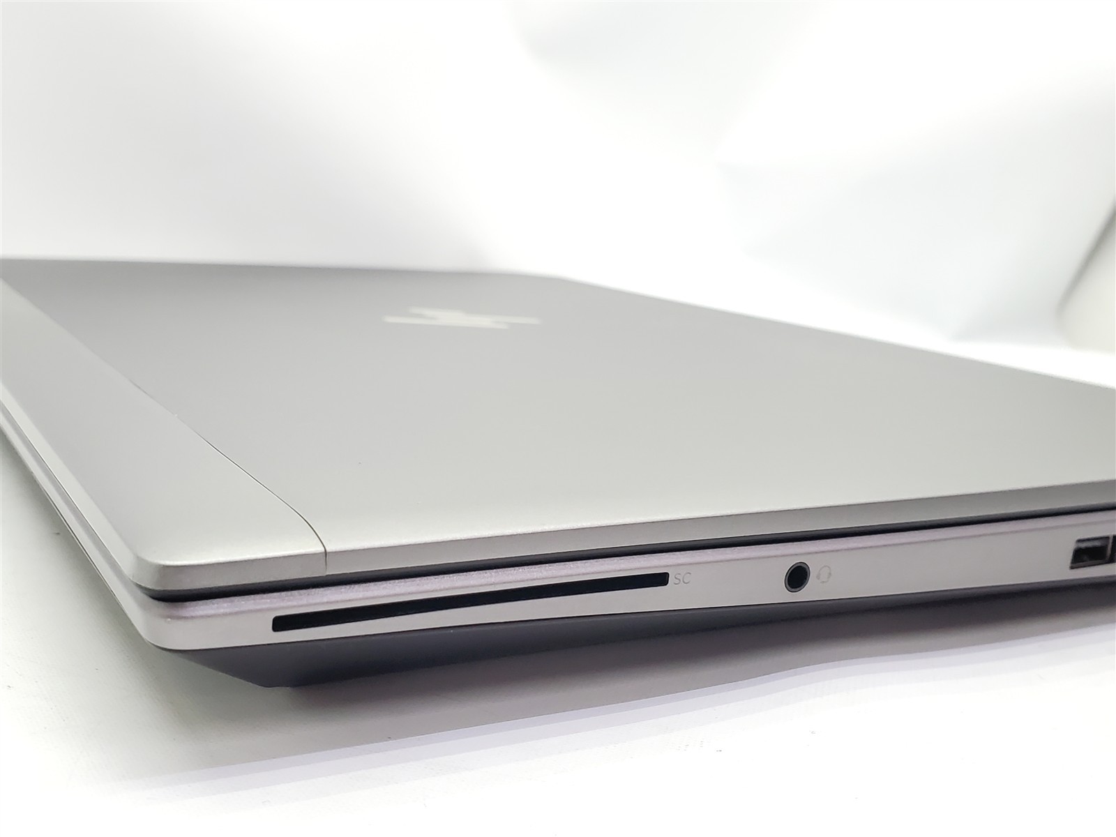 HP ZBook 15 G5 Workstation Xeon E-2176M 32GB 256GB NVMe Quadro P2000 W11Pro *A/C