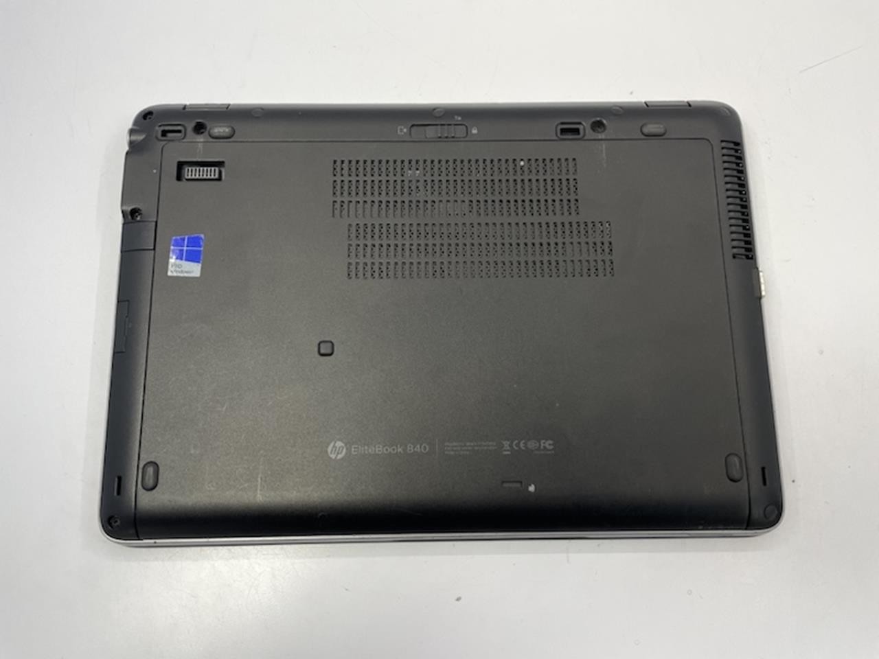 HP ELITEBOOK 840 G2 Laptop w/ Intel Core i5-5300U 2.30 GHZ + 16 GB | No HD/OS A